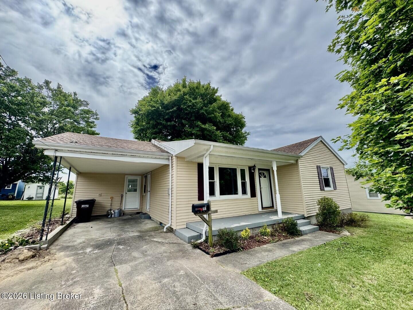 207 Rizer Ave, Springfield, KY 40069