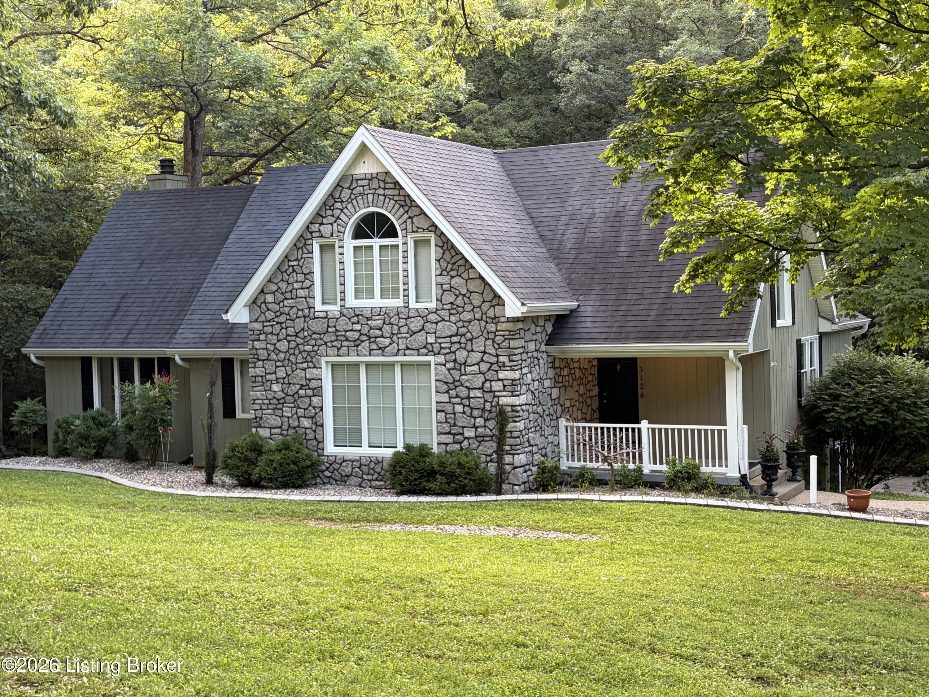 3124 Yorkshire Dr — photo