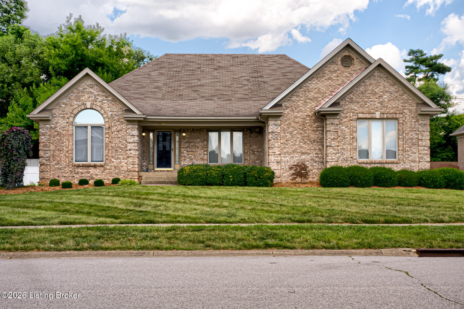1421 Twin Ridge Rd — photo