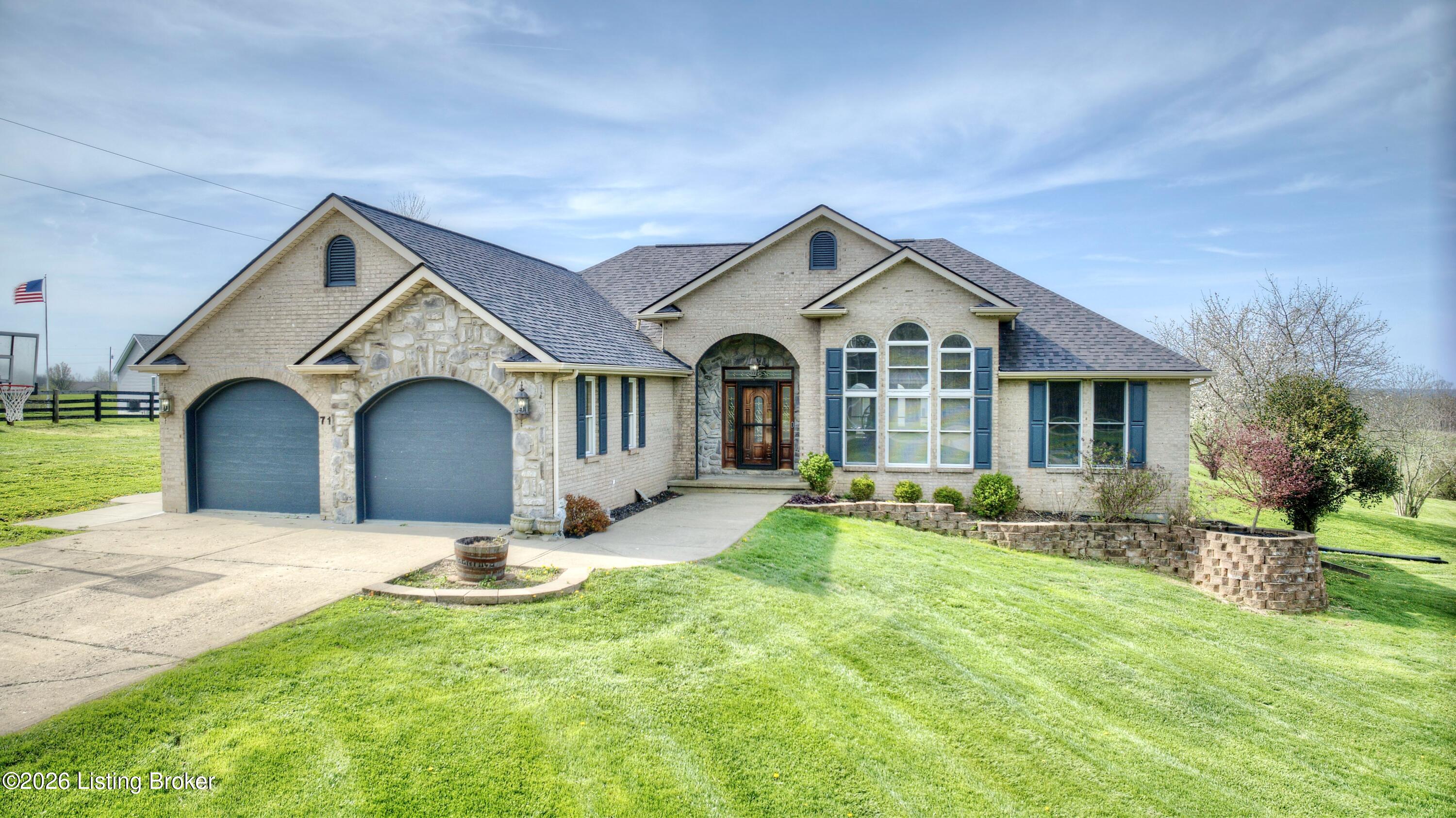 715 Heritage Dr — photo