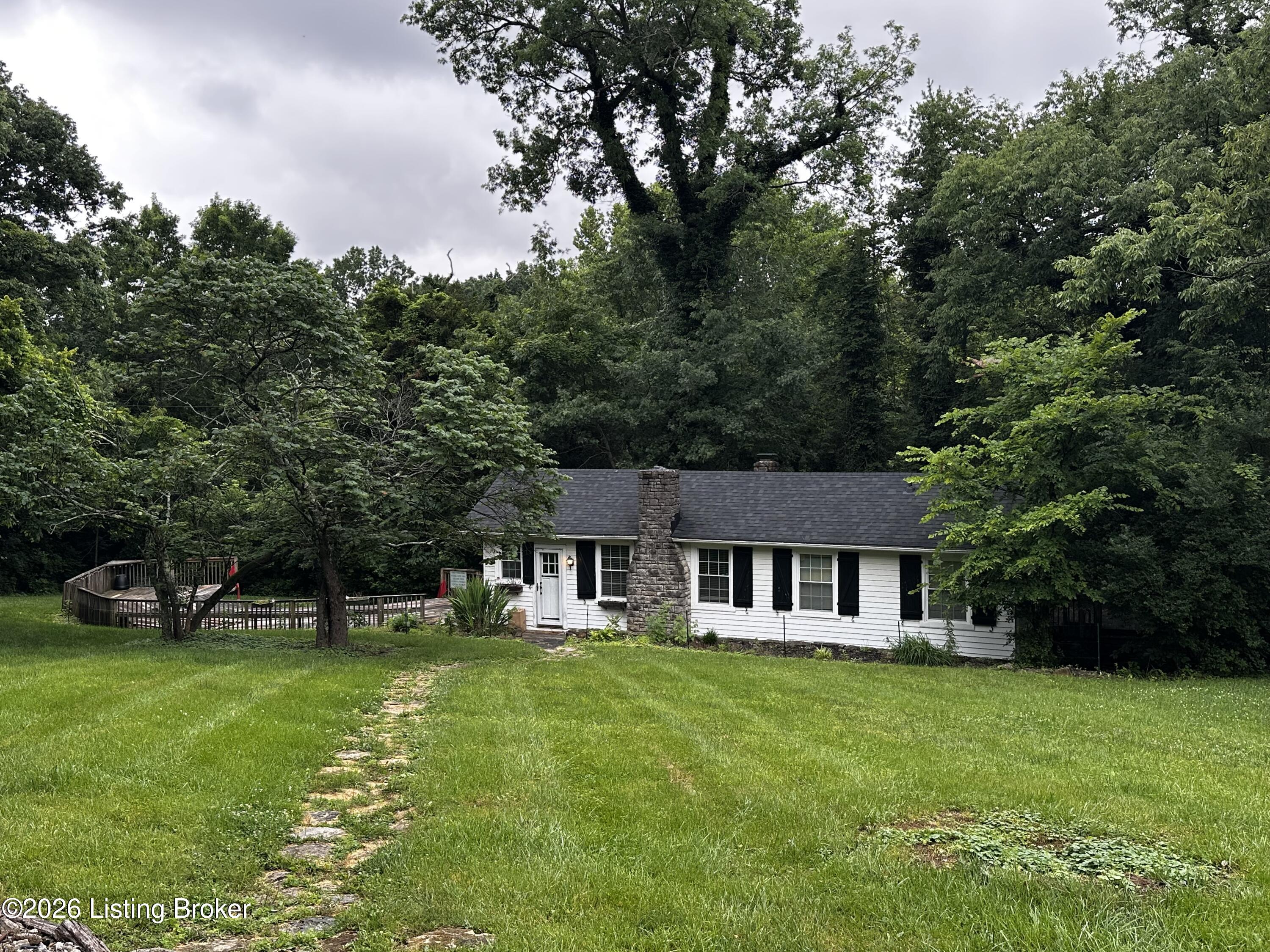 8330 Ballardsville Rd — photo