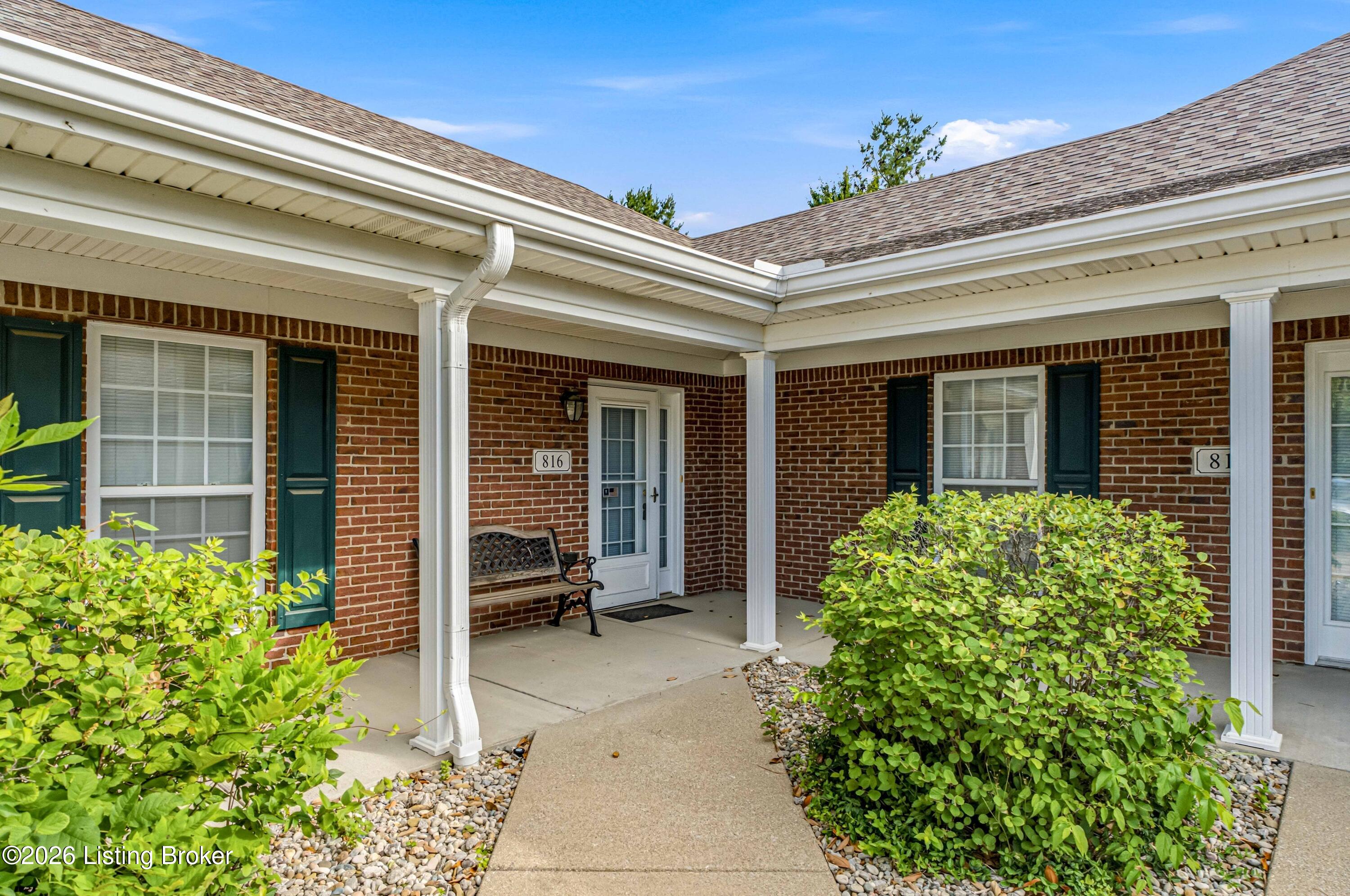 816 Garden Pointe Dr — photo
