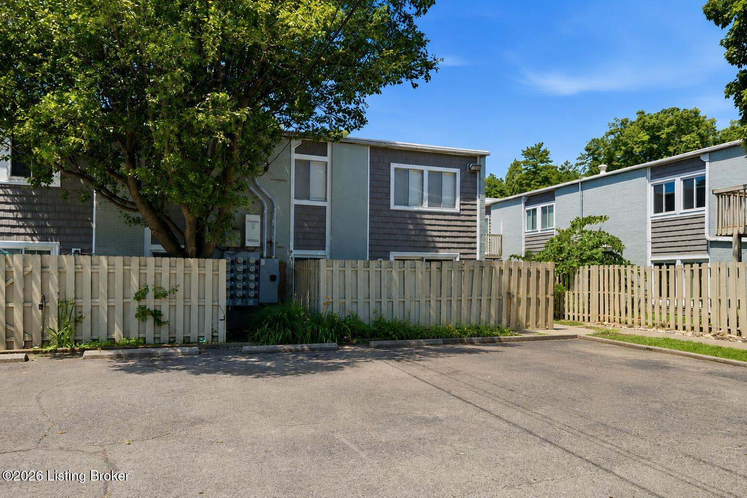 1935 Gardiner Ln Apt F89 — photo