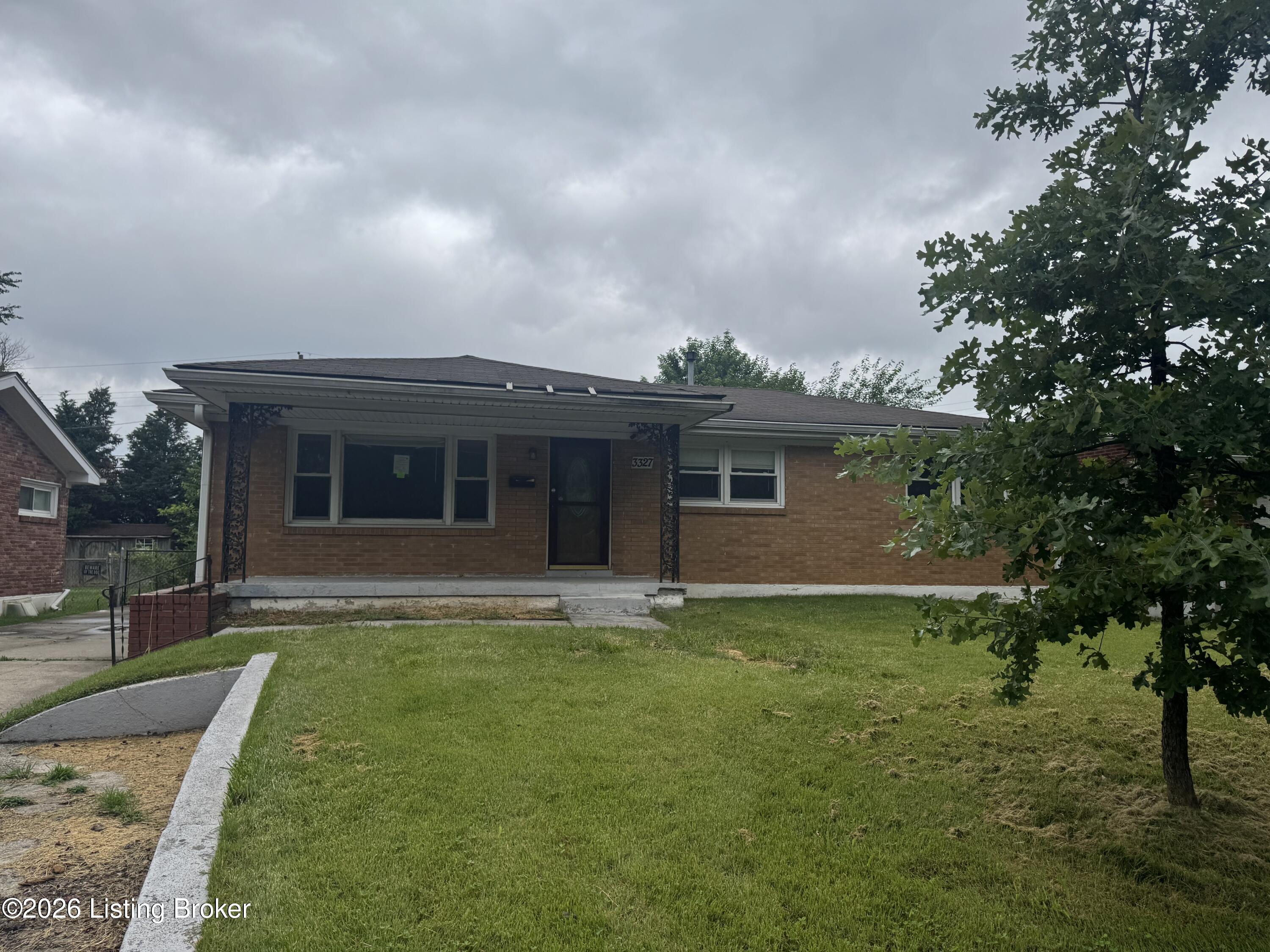 3327 Algonquin Pkwy — photo