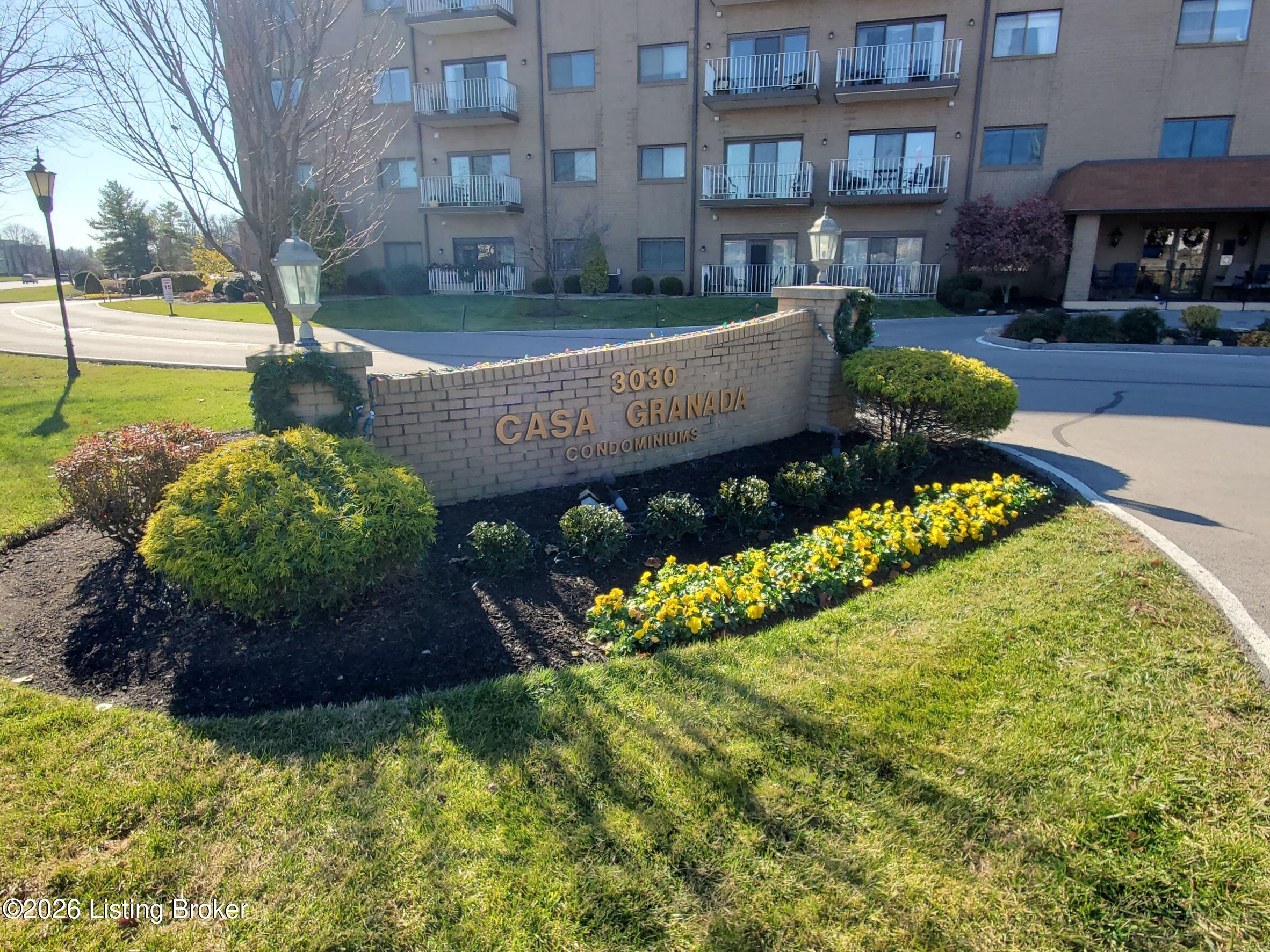 3030 Breckenridge Ln 527 — photo