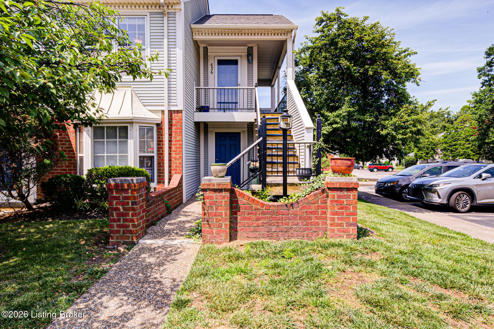 636 Cobblestone Square 636 — photo