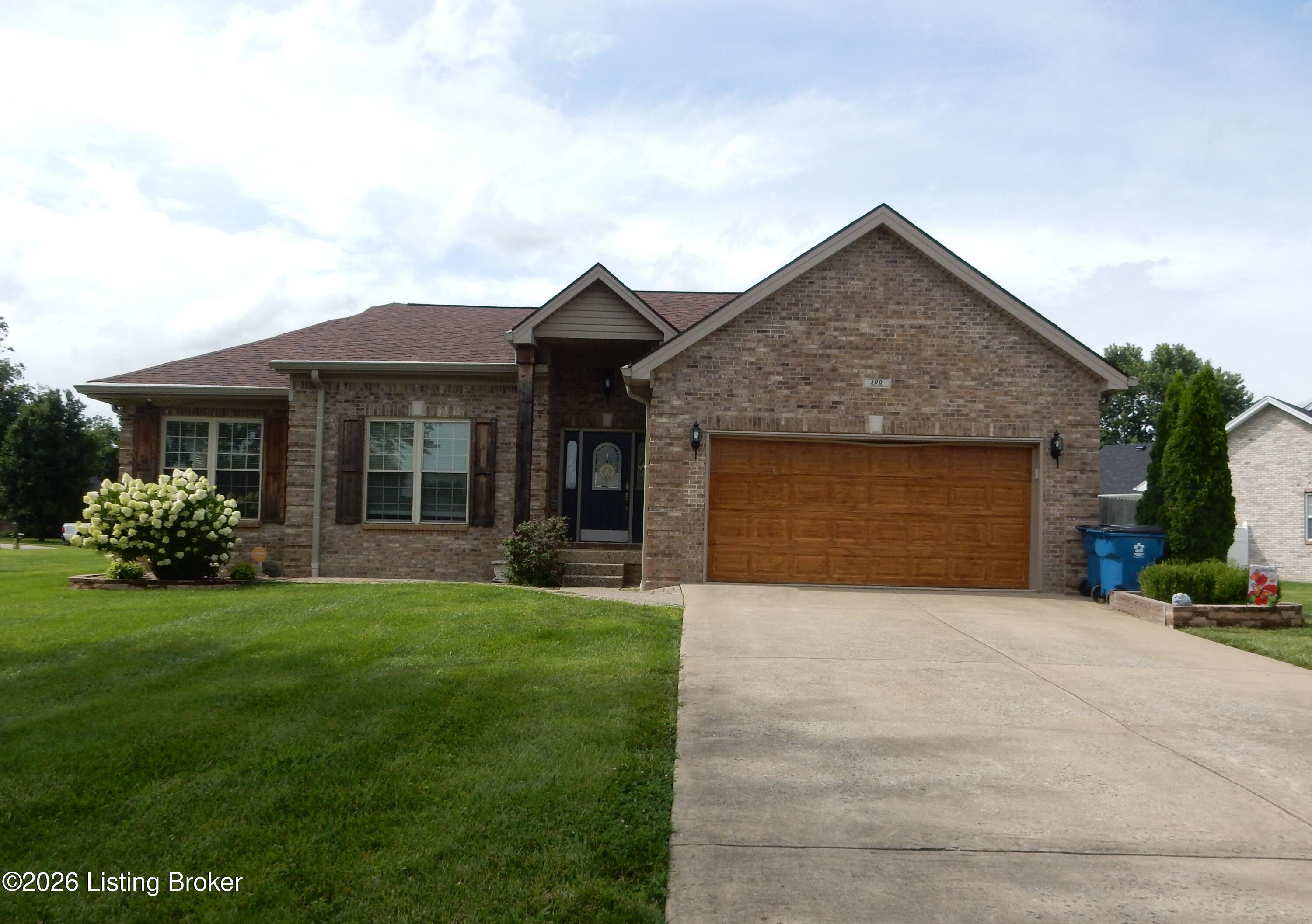 300 Jade Dr — photo