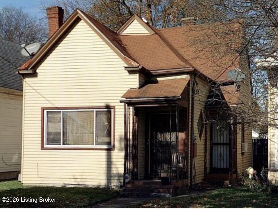 2421 W Chestnut St — photo