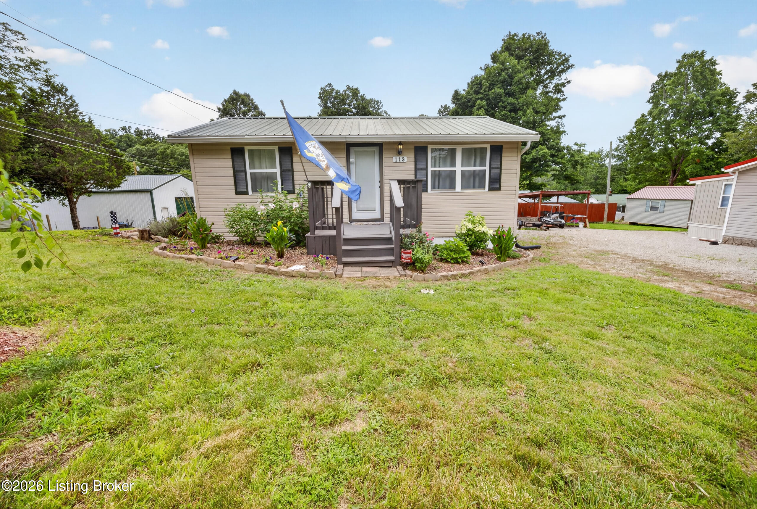 113 Carter Ln — photo