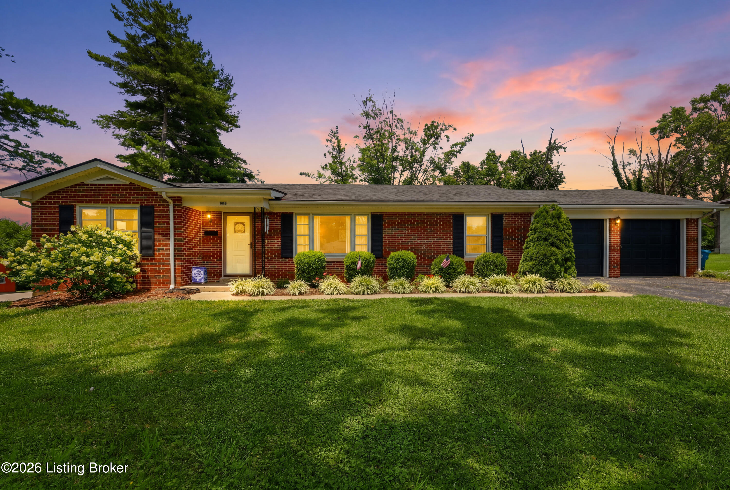 220 Forrest Dr — photo