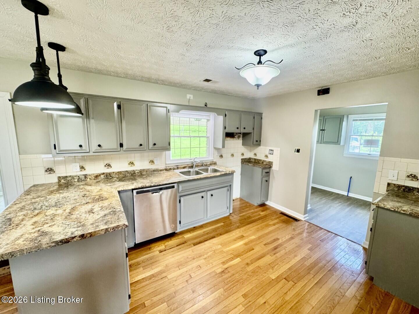 9867 Pottsville Rd, Springfield, KY 40069 — photo 3