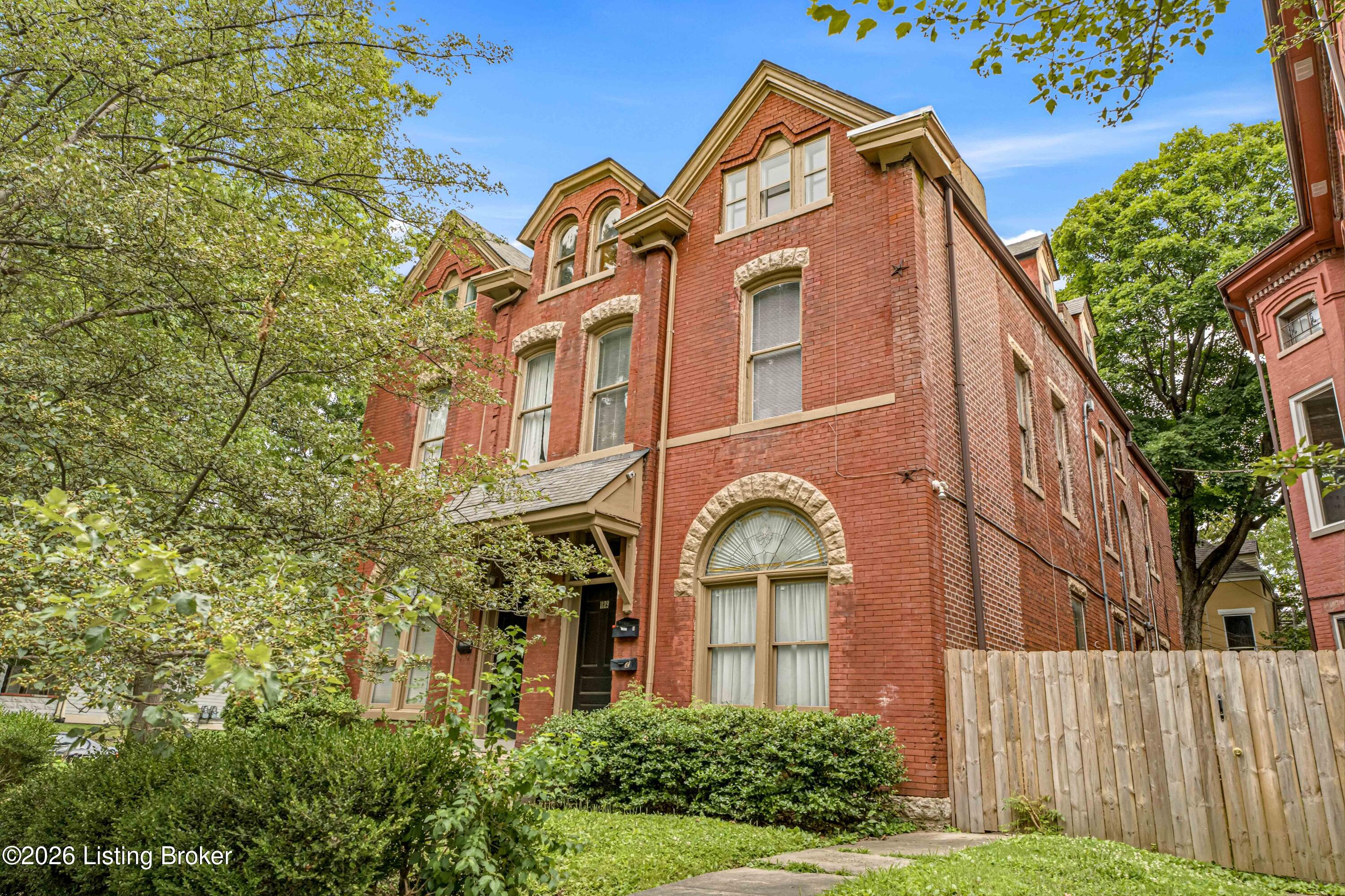 1127 S Brook St Apt 5 — photo