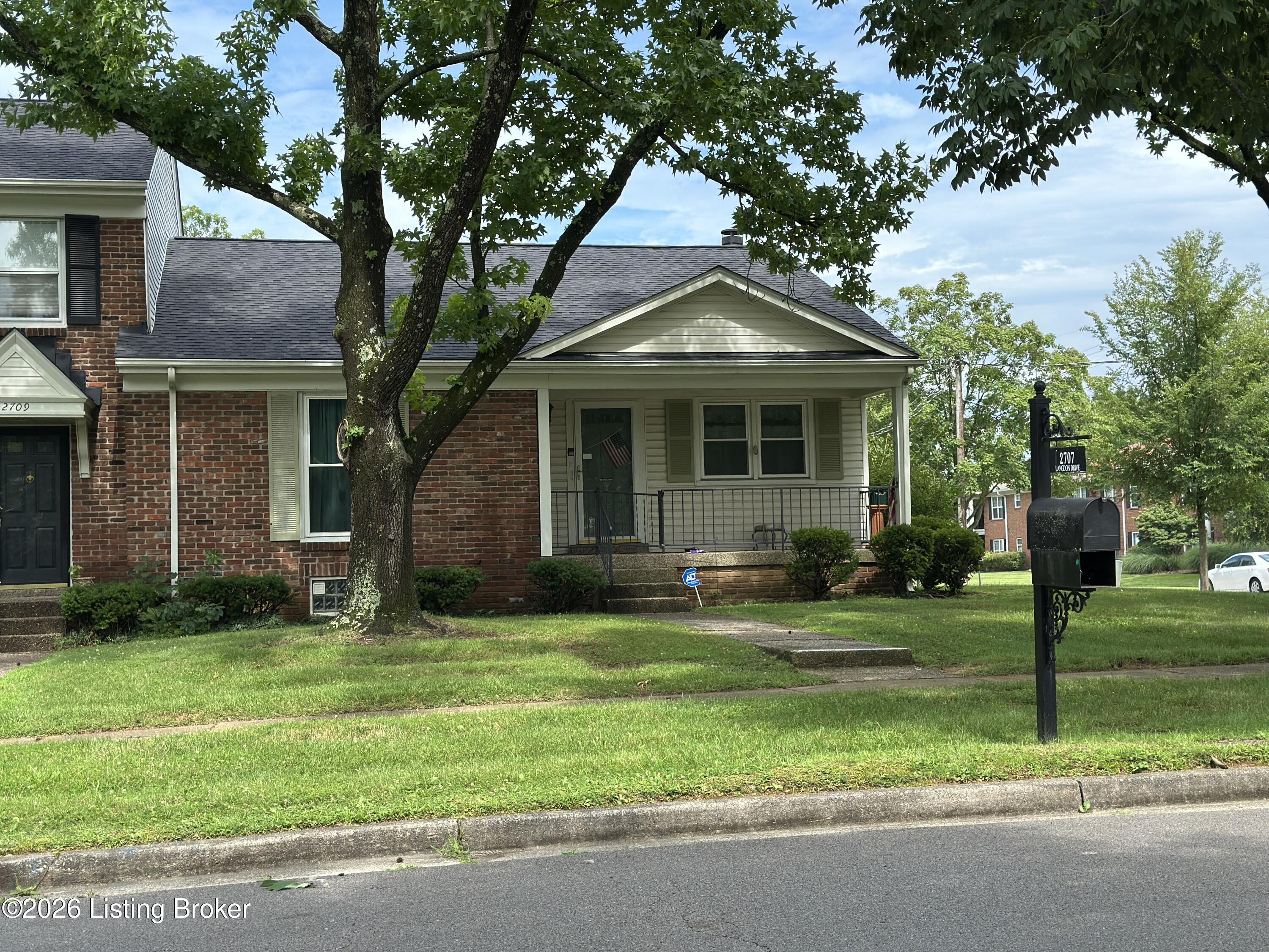 2707 Langdon Dr — photo