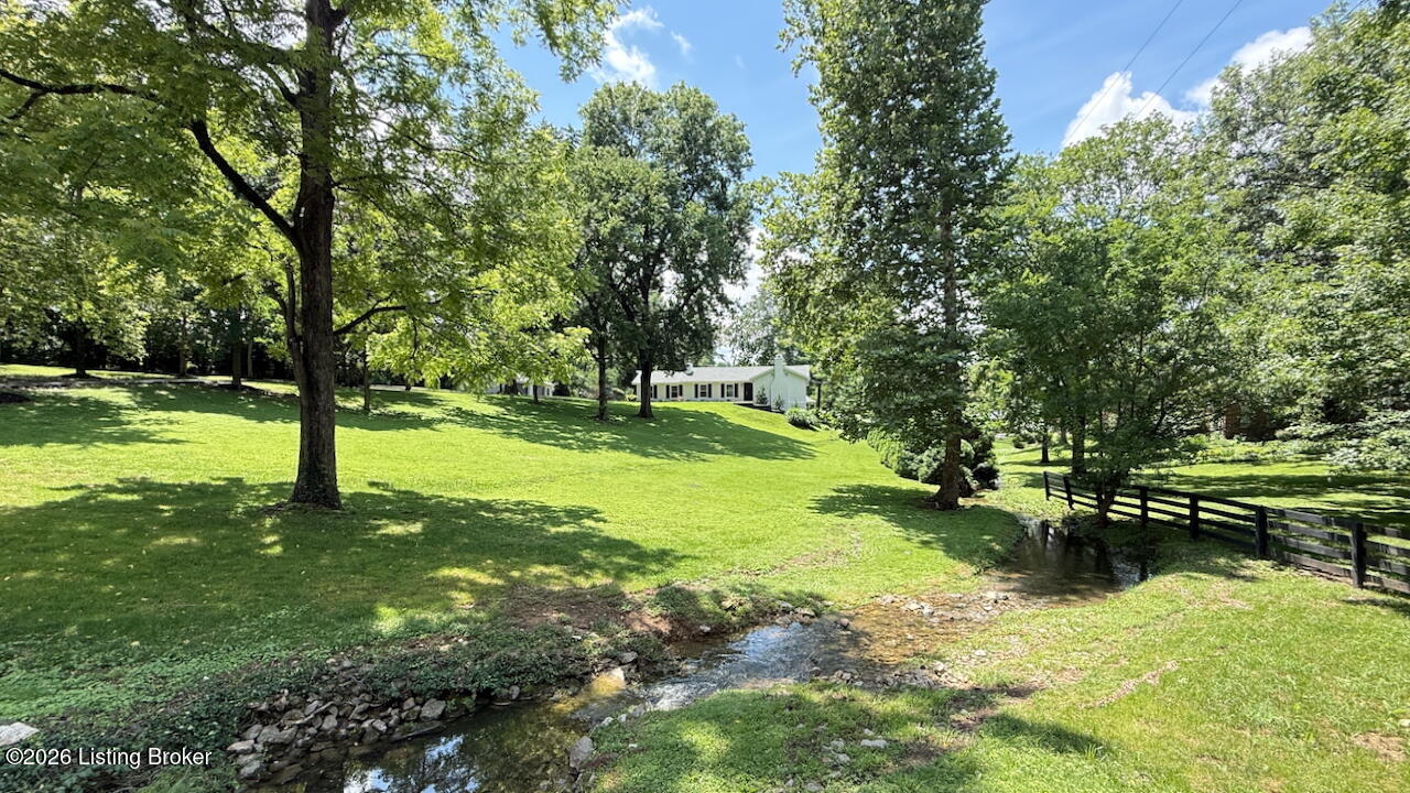 702 Dorsey Ln — photo