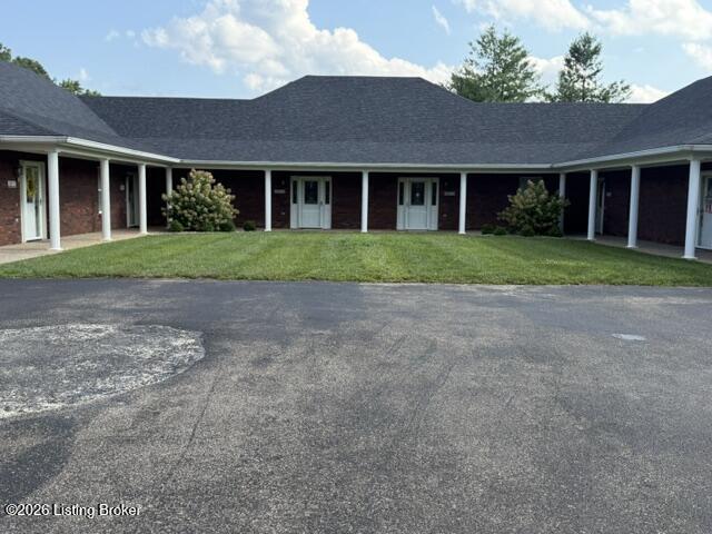 105D Twin Oaks Dr — photo