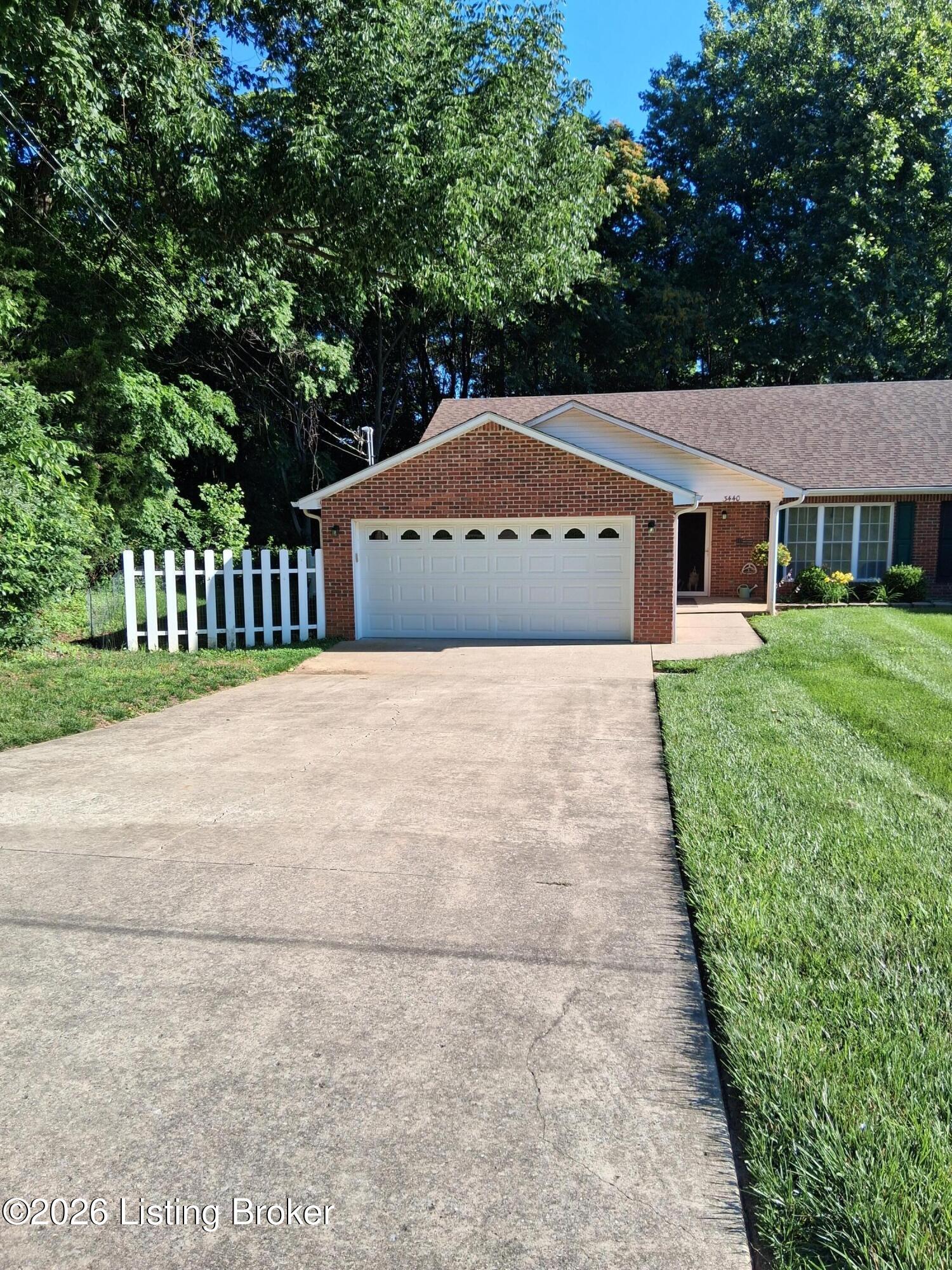 3440 Doe Valley Pkwy — photo