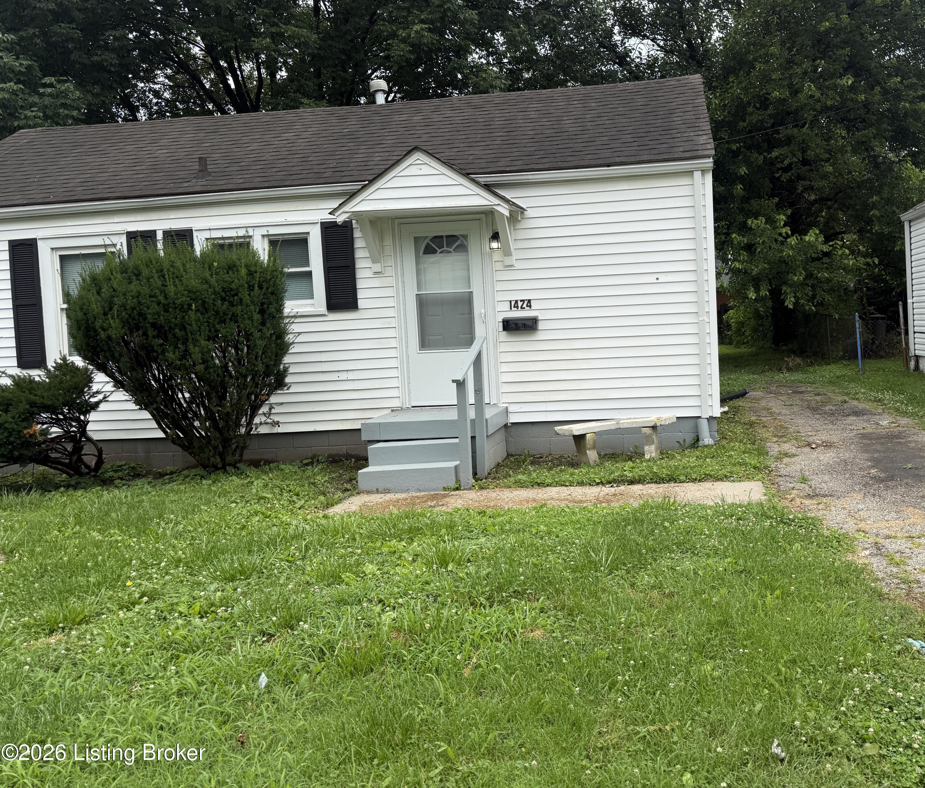 1424 Lillian Ave — photo
