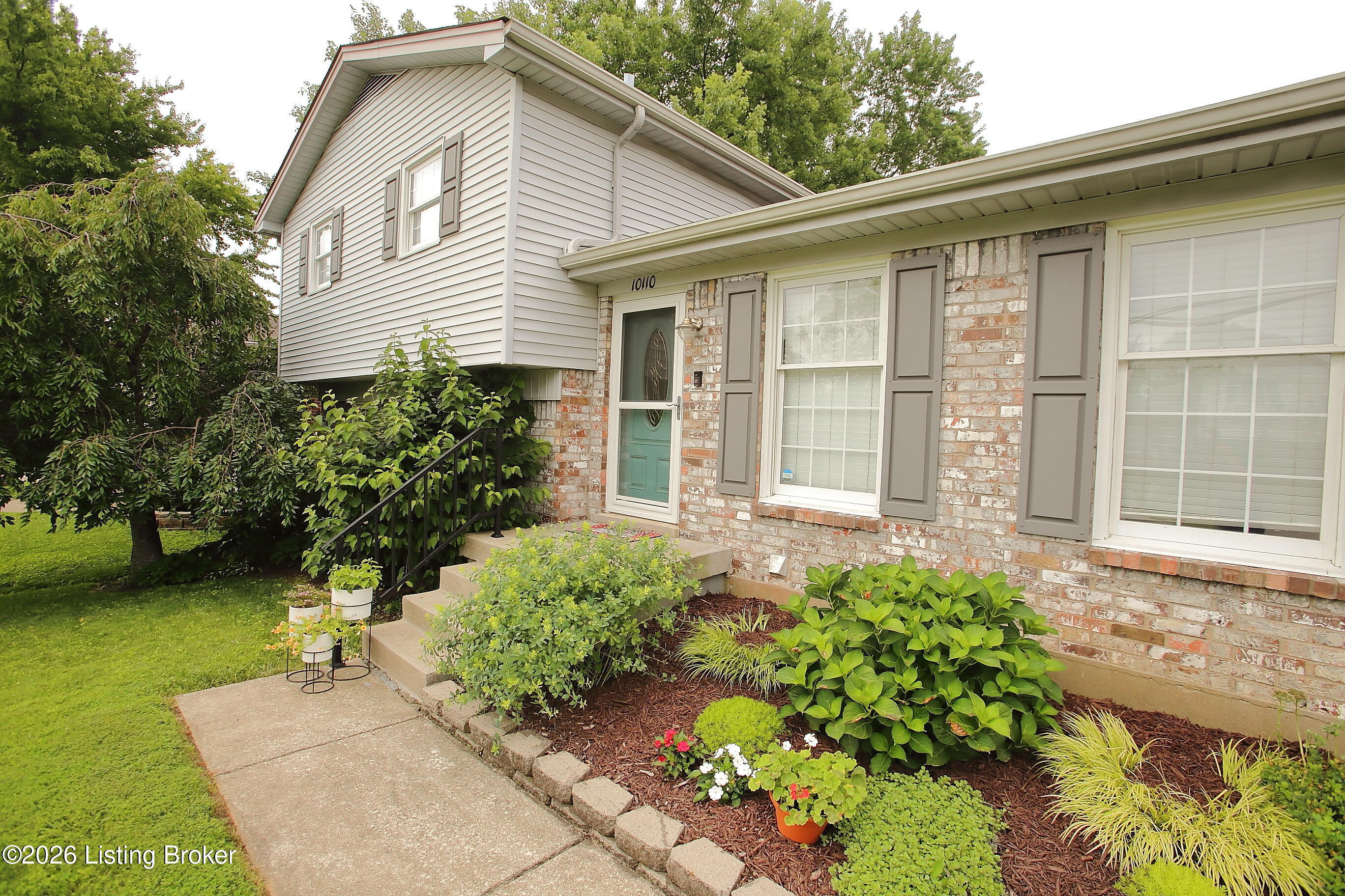 10110 Saint Rene Rd, Louisville, KY 40299 — photo 2