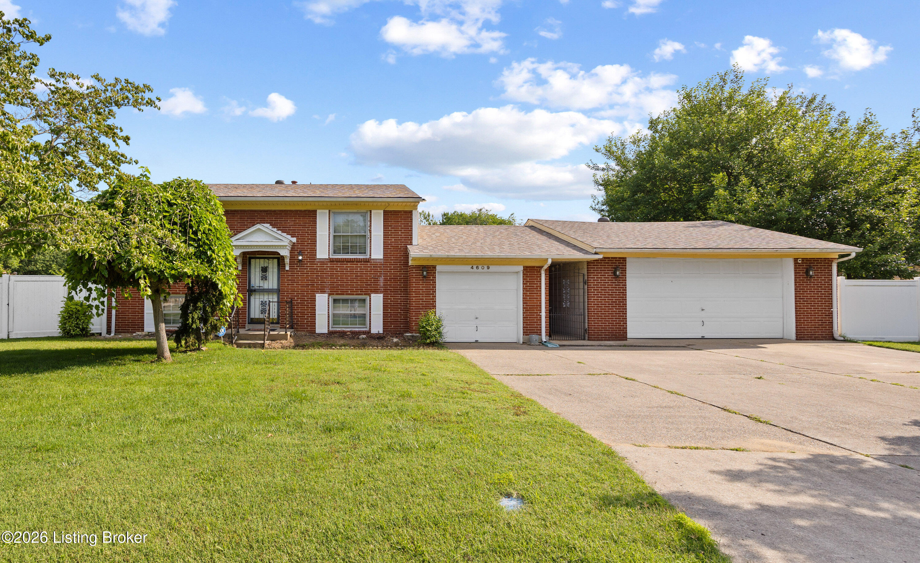 4609 Linger Ct — photo