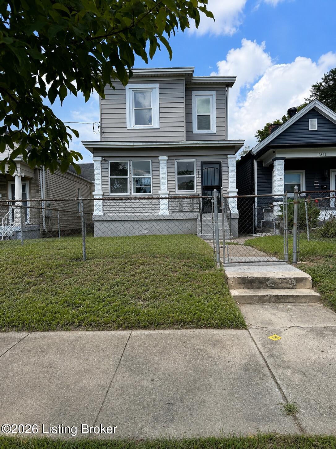 2823 W Main St — photo