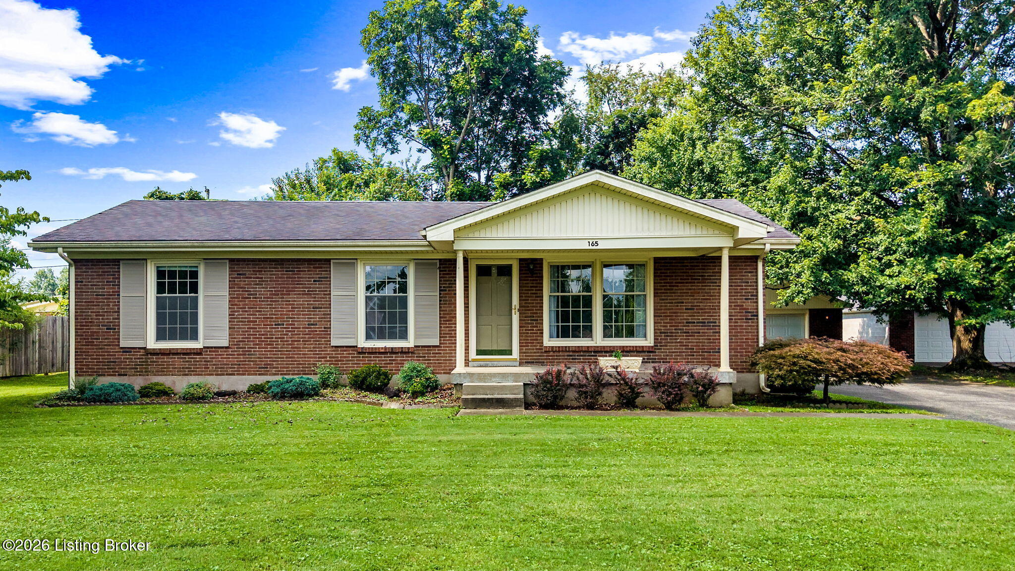 165 Wyndingbrook Dr — photo