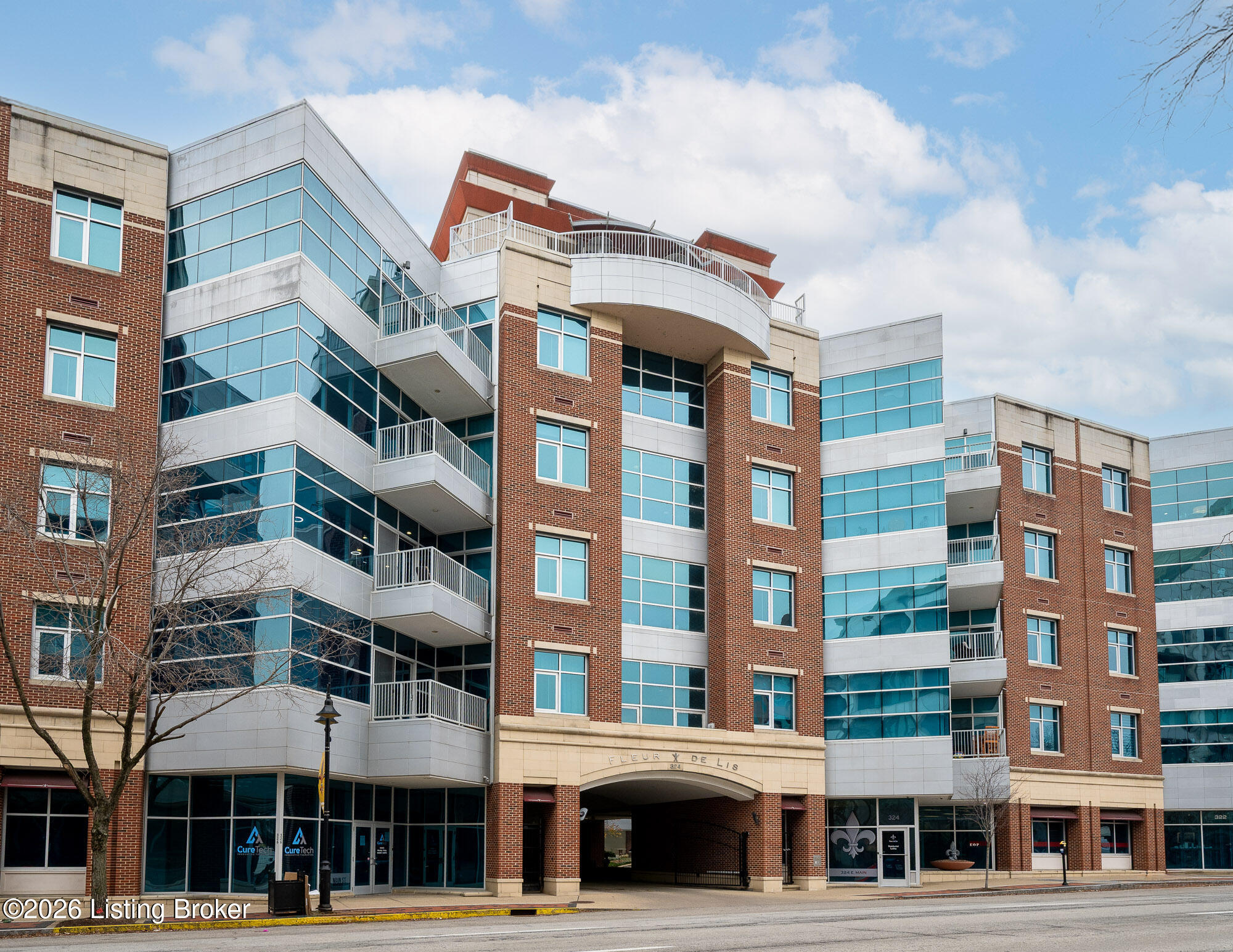 324 E Main St 401 — photo