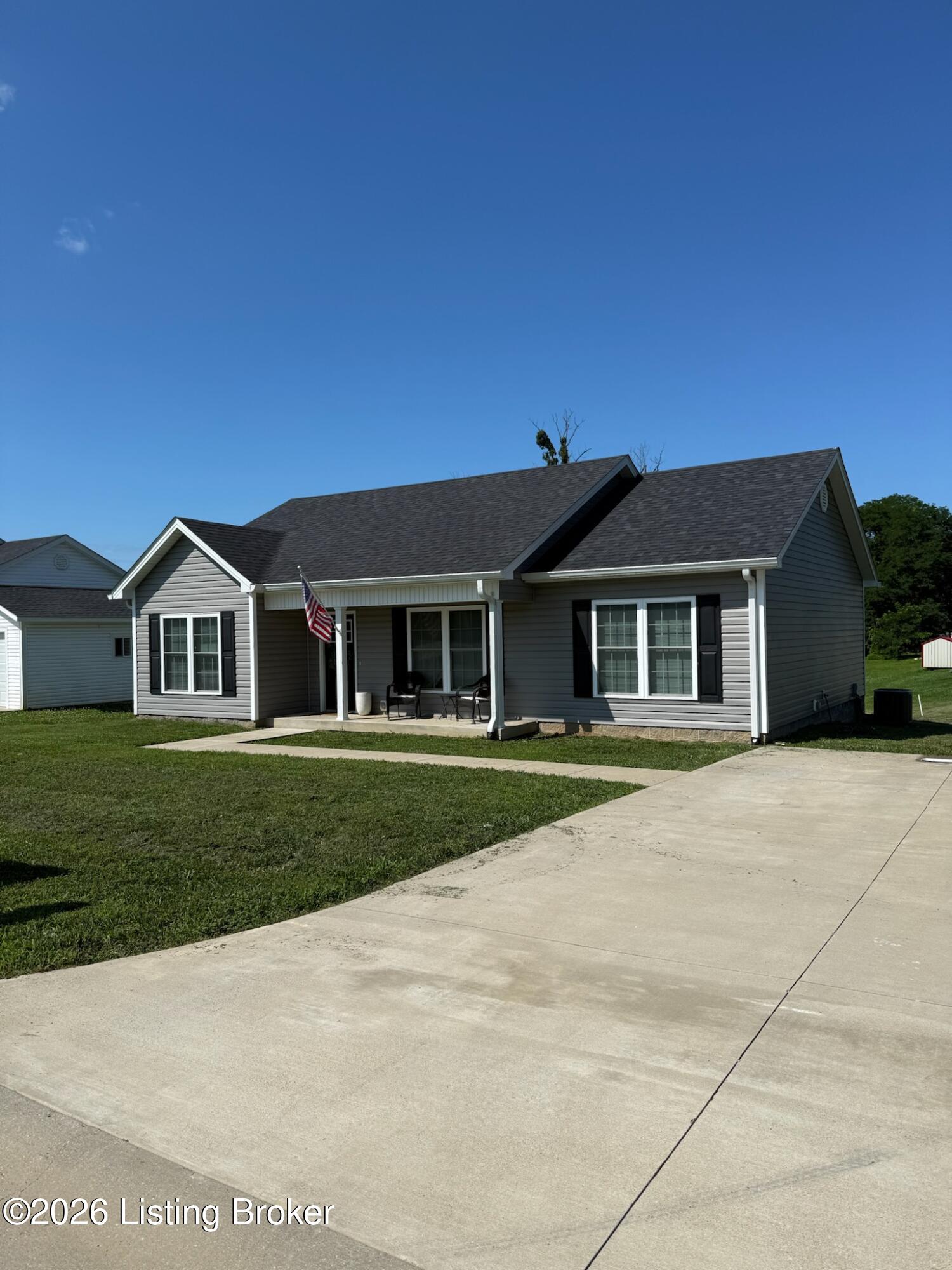 22 Temple Dr, Springfield, KY 40069 — photo 2
