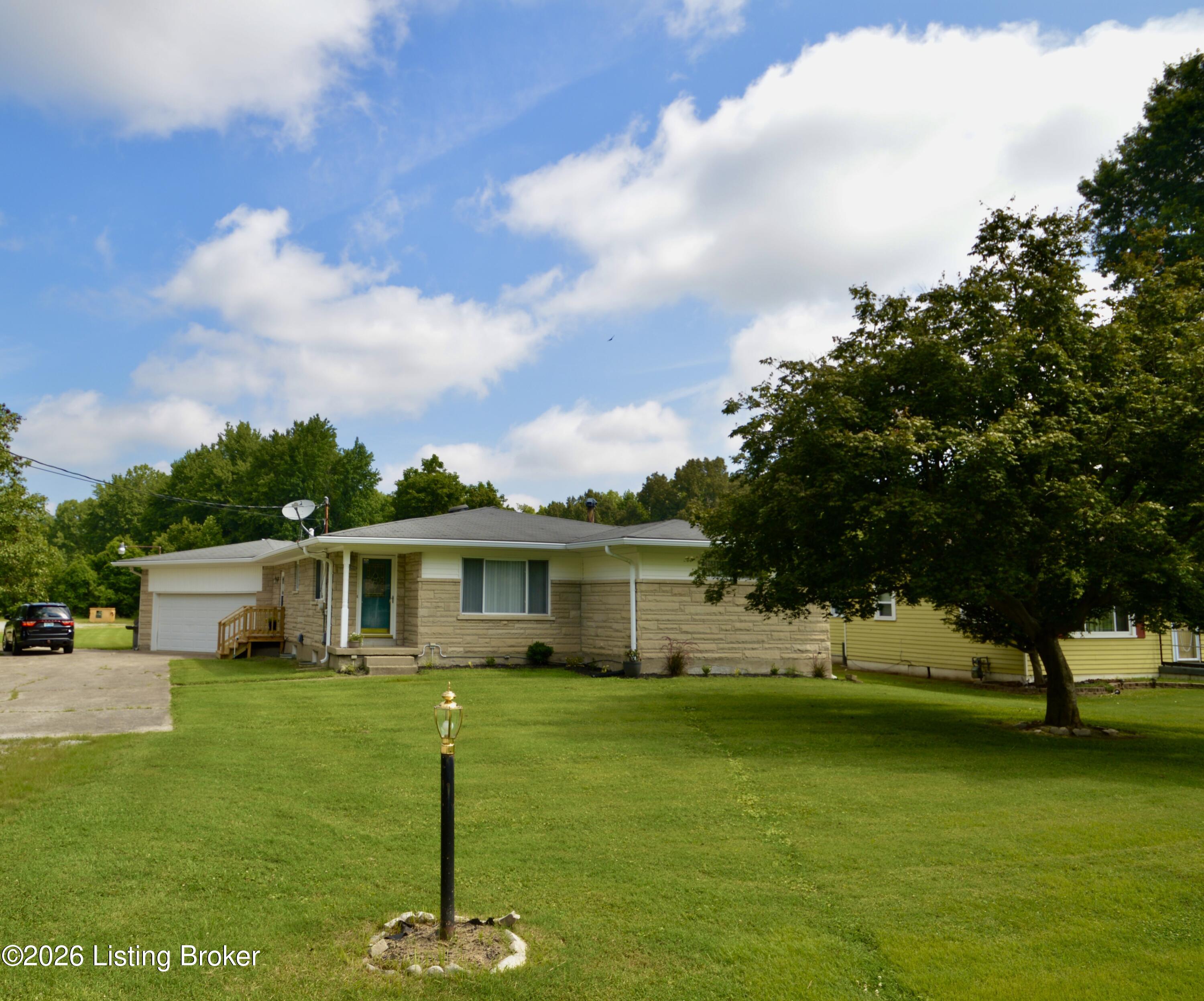 10201 W Manslick Rd — photo