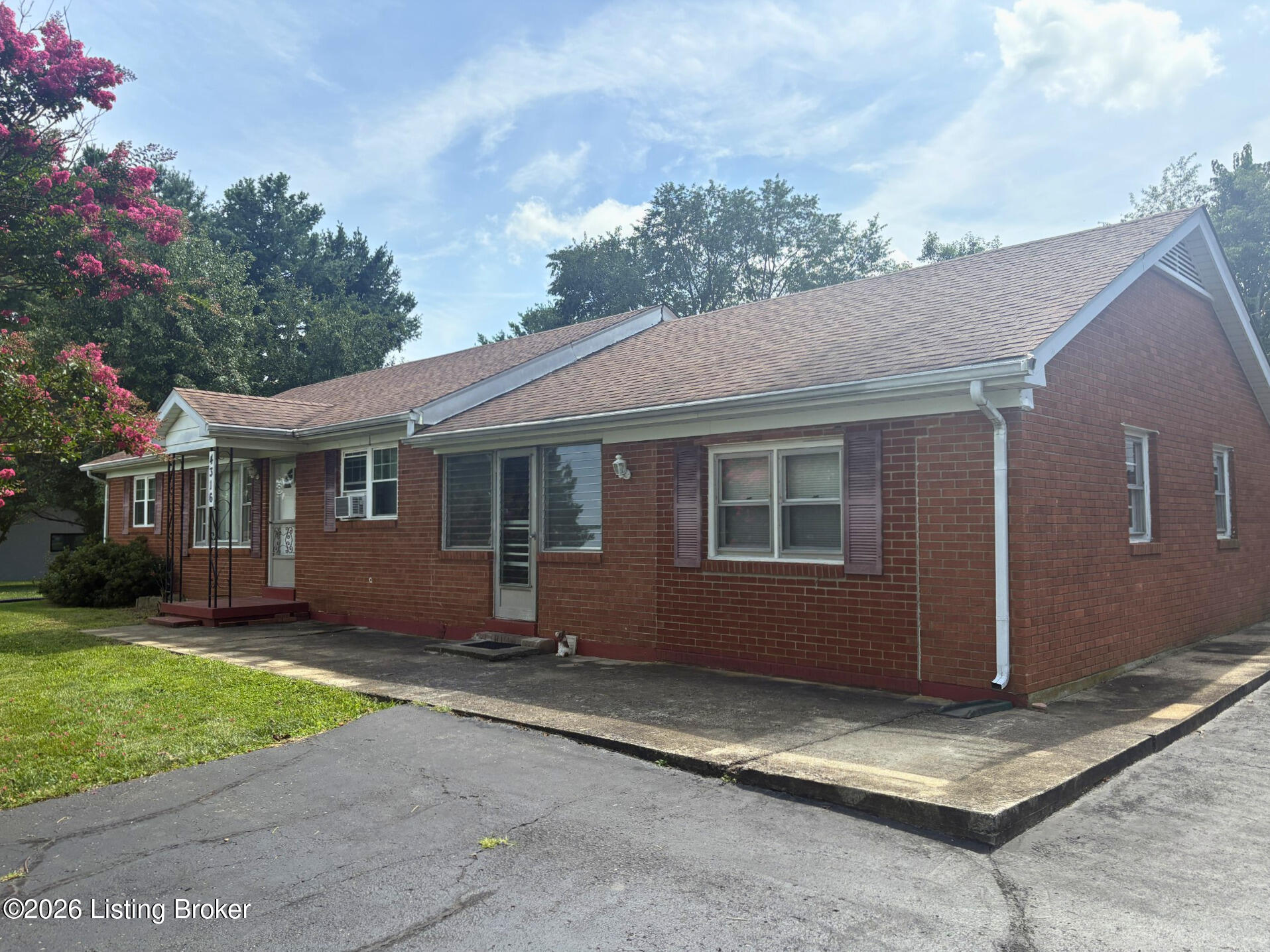 4316 Louisville Rd — photo