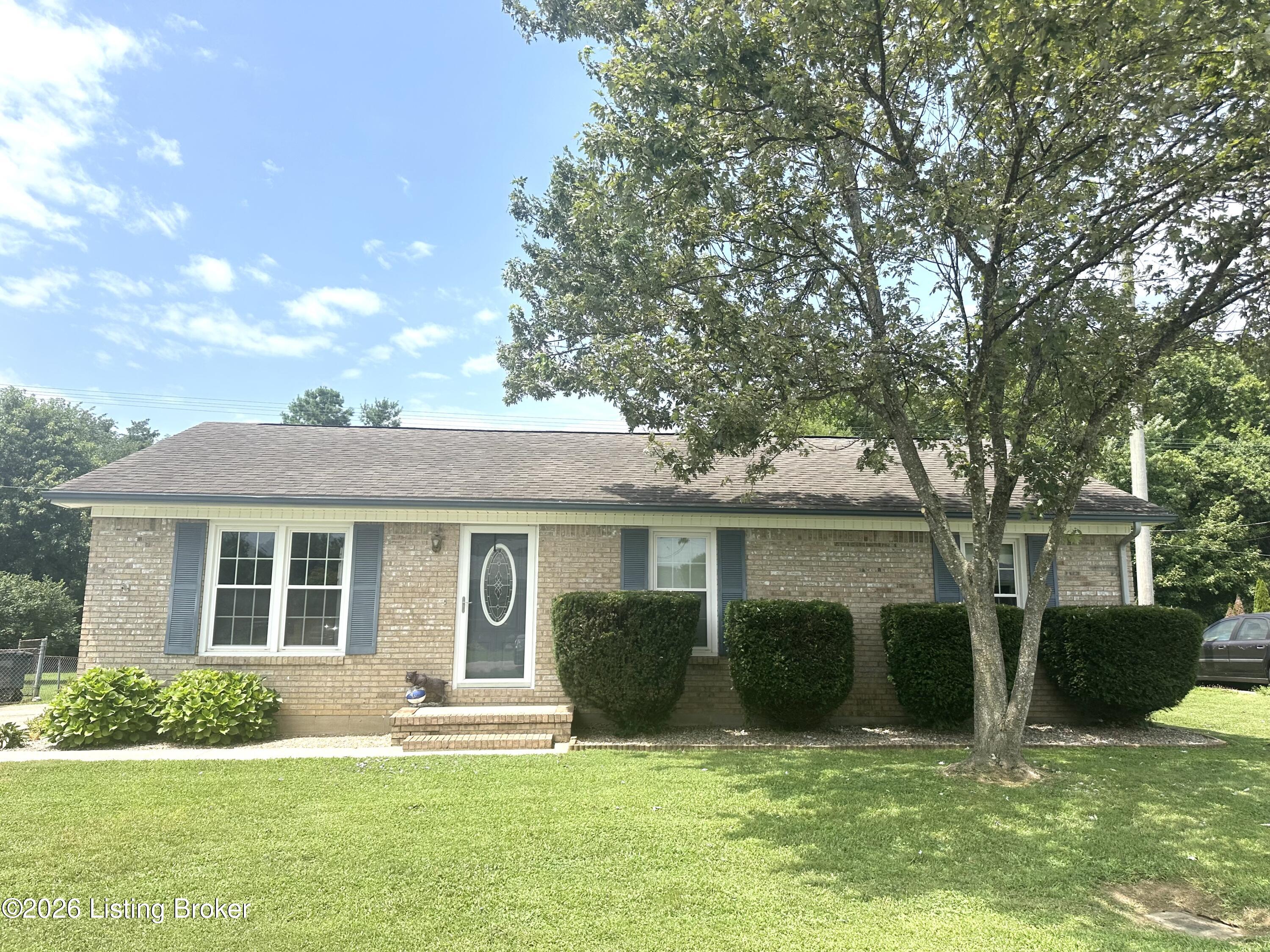 110 Pineview Dr — photo