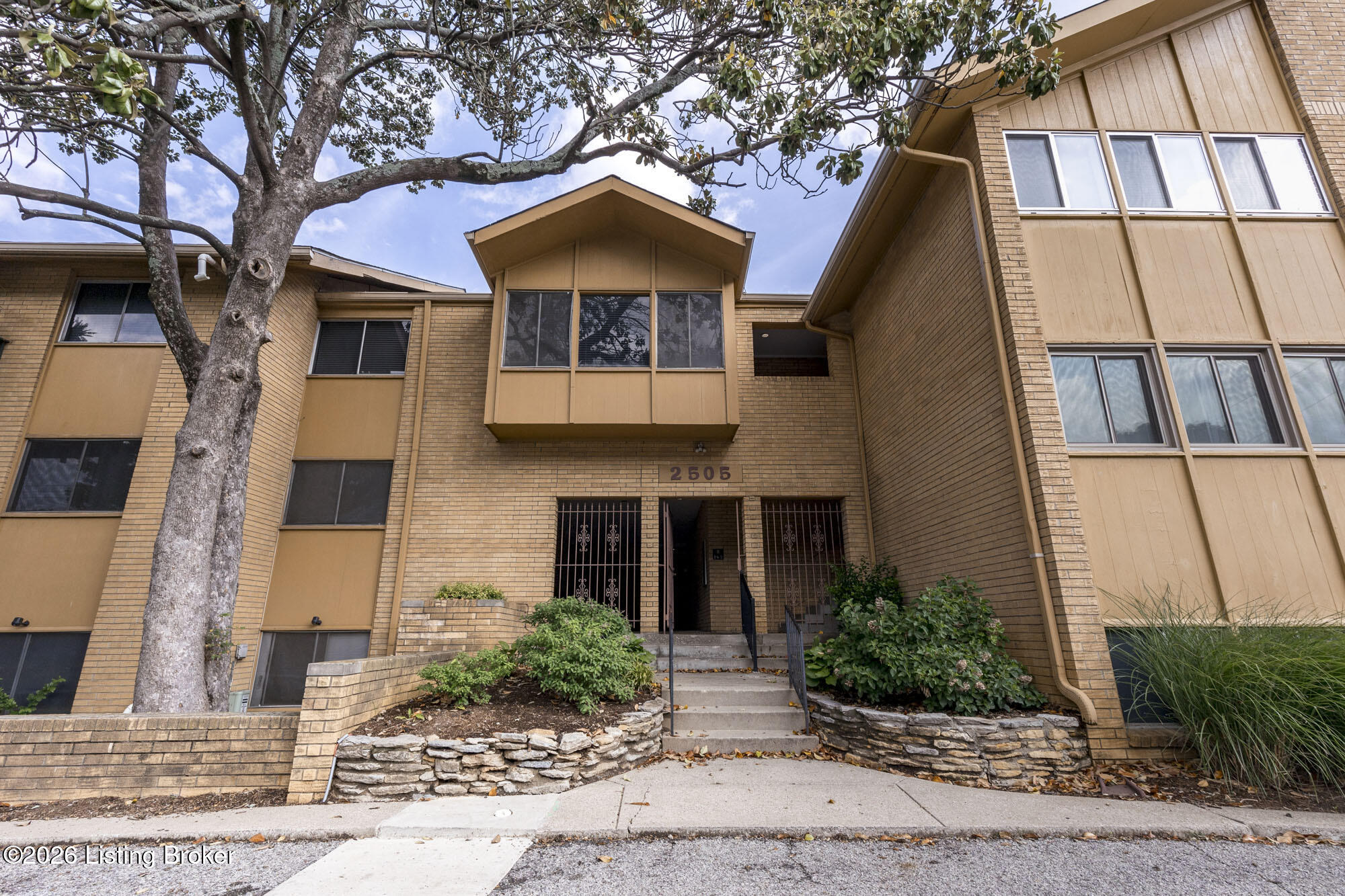 2505 Brownsboro Rd Apt B5 — photo