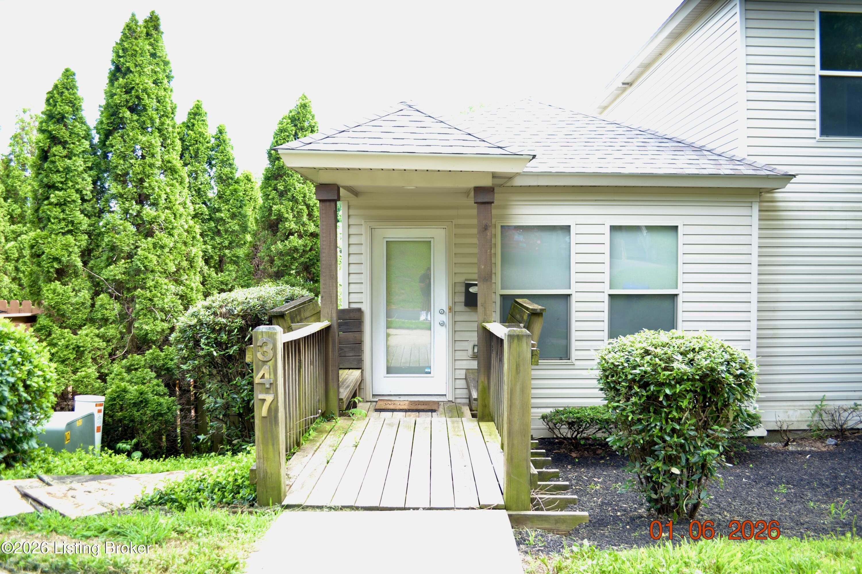 347 Kenilworth Rd — photo