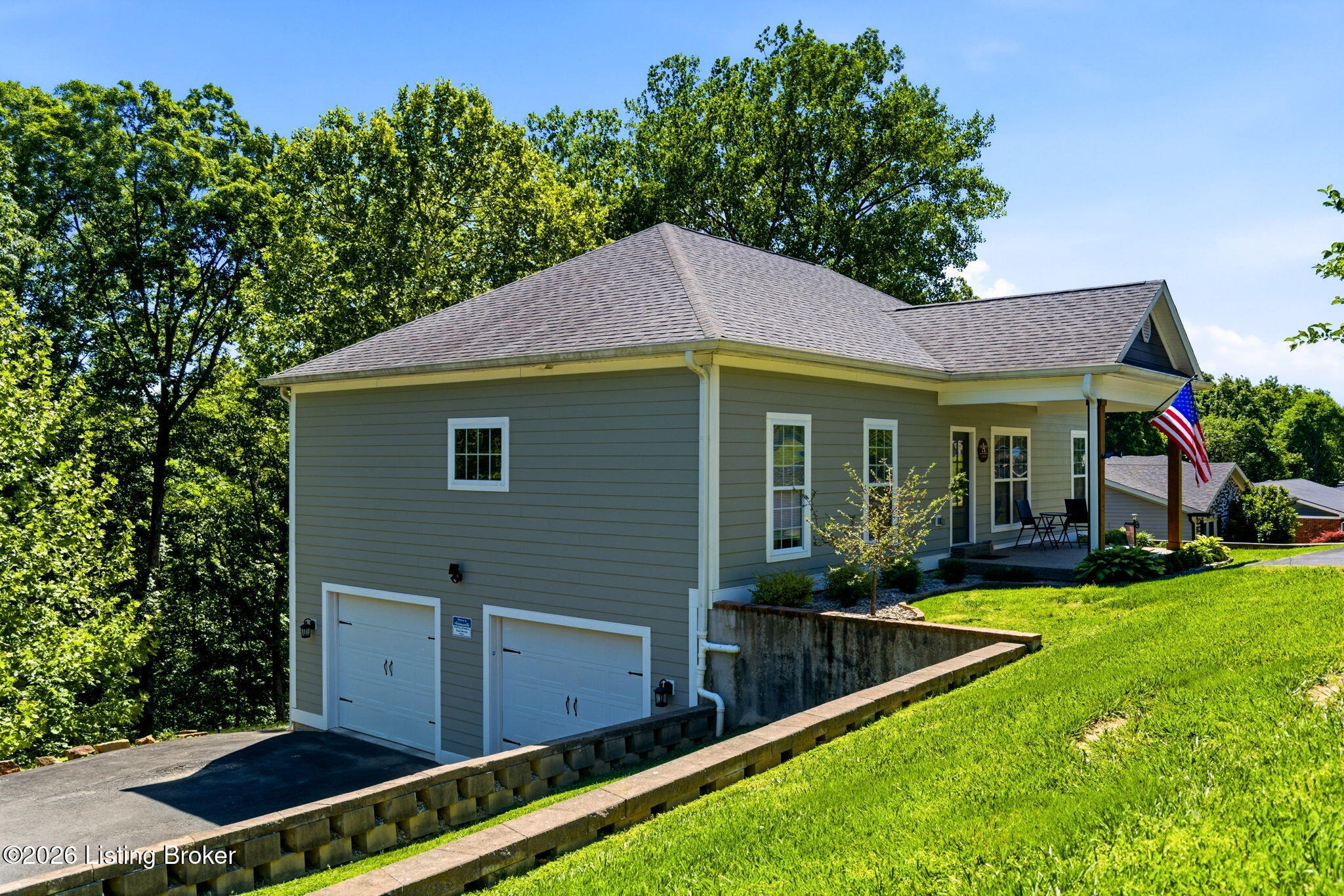 2718 Windsor Forest Dr — photo