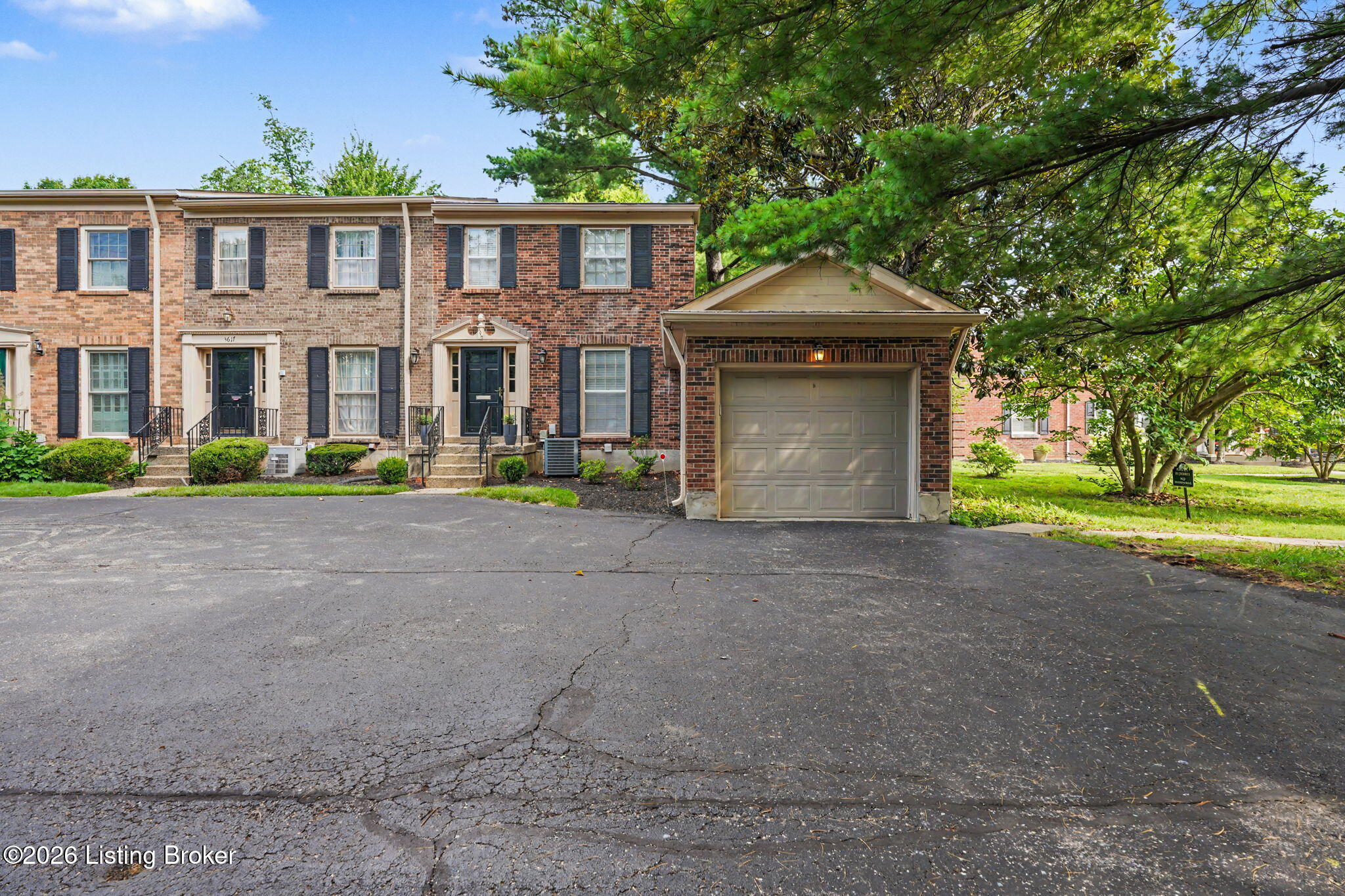3619 Brownsboro Rd — photo