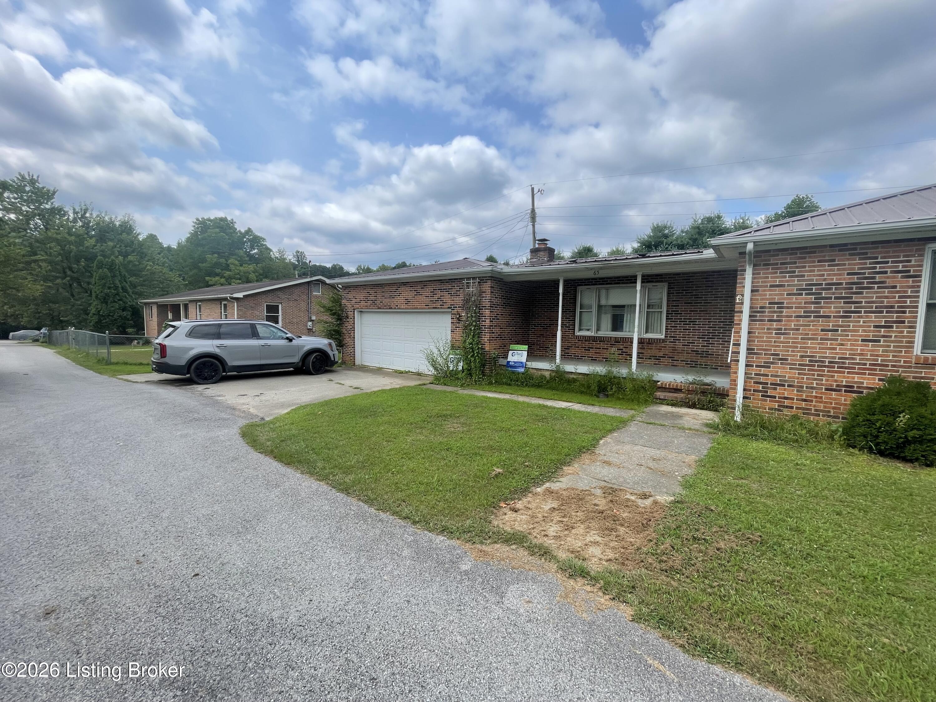 65 S Castle Dr — photo