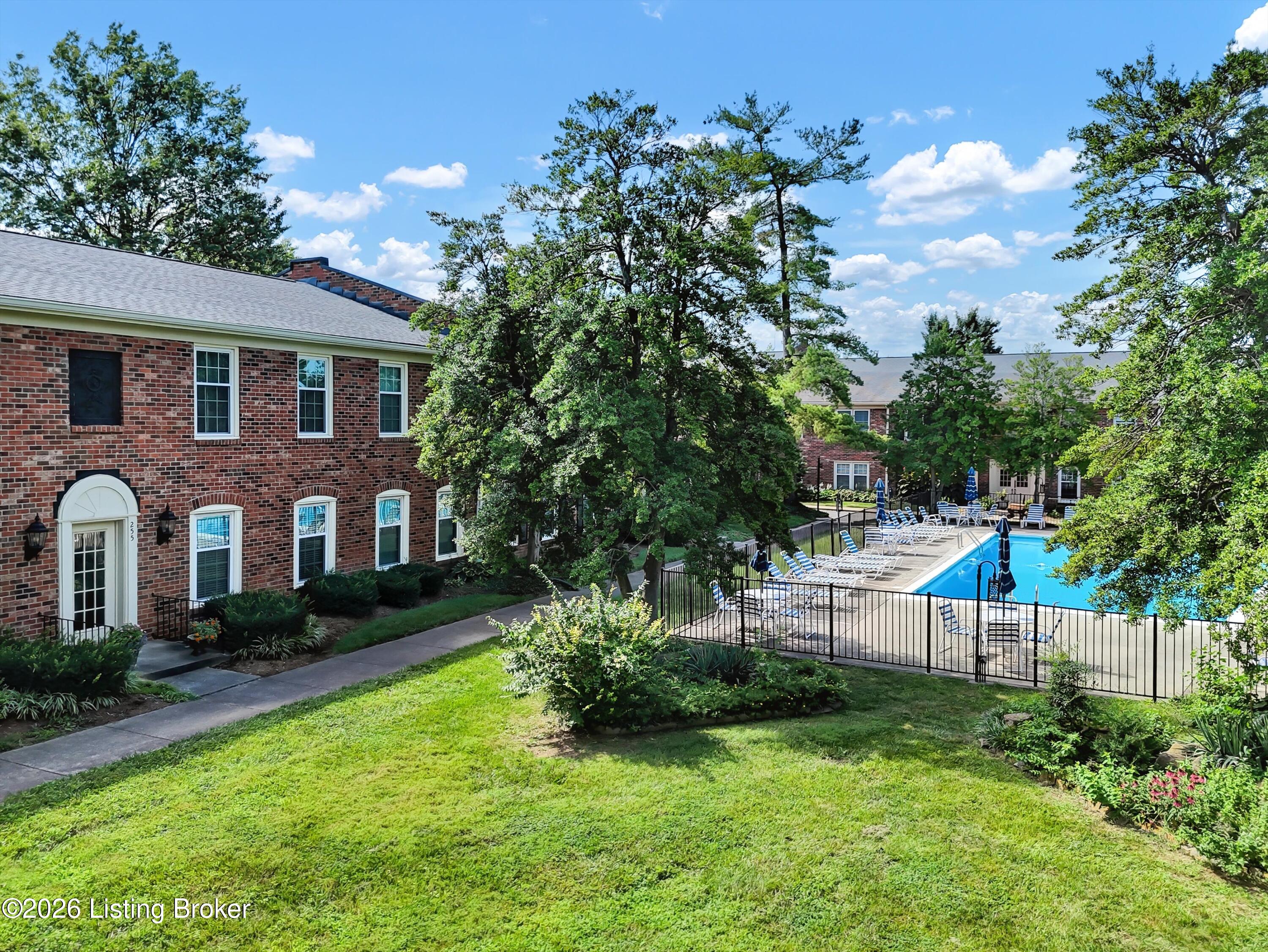 255 Salisbury Square Apt 101 — photo