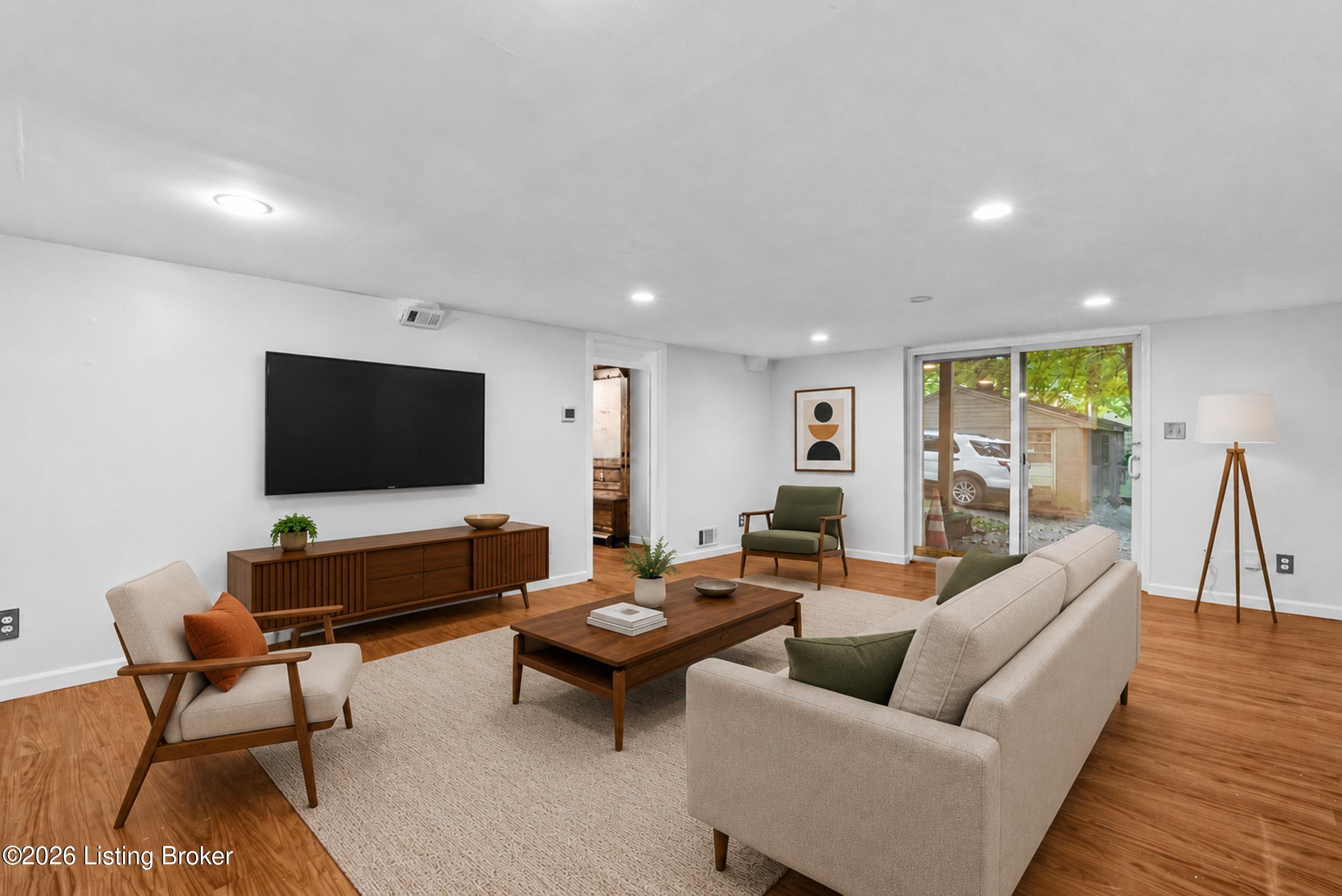 319 S Ewing Ave Apt 3 — photo