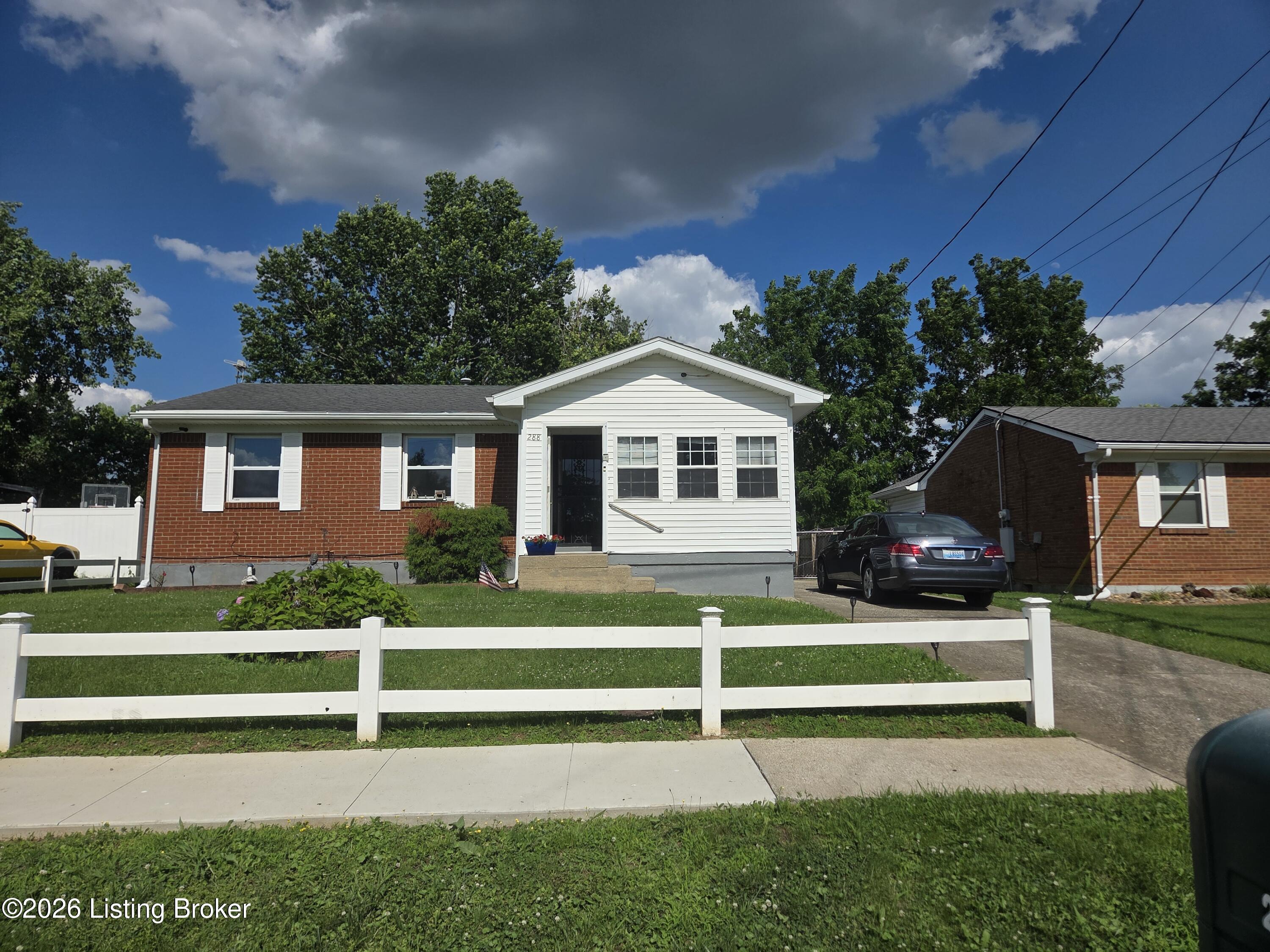 288 S Steedland Dr — photo