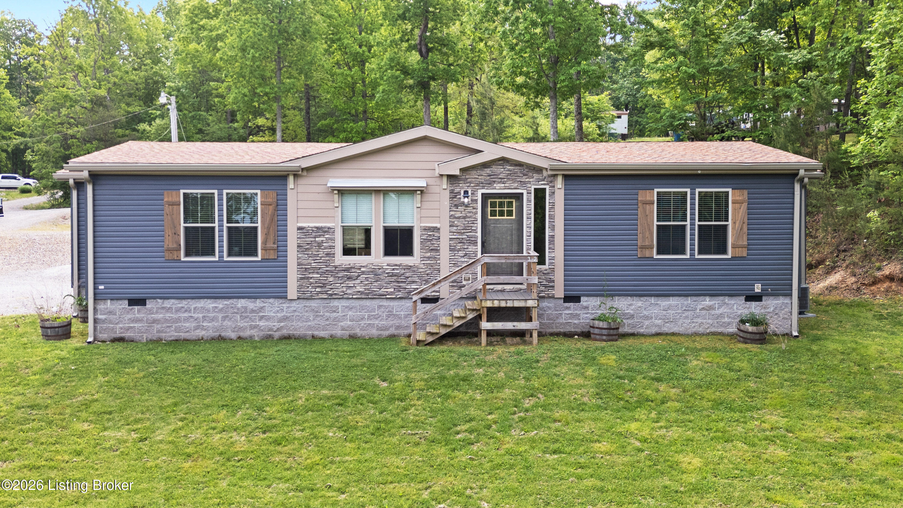 332 Hedge Iron Dr — photo