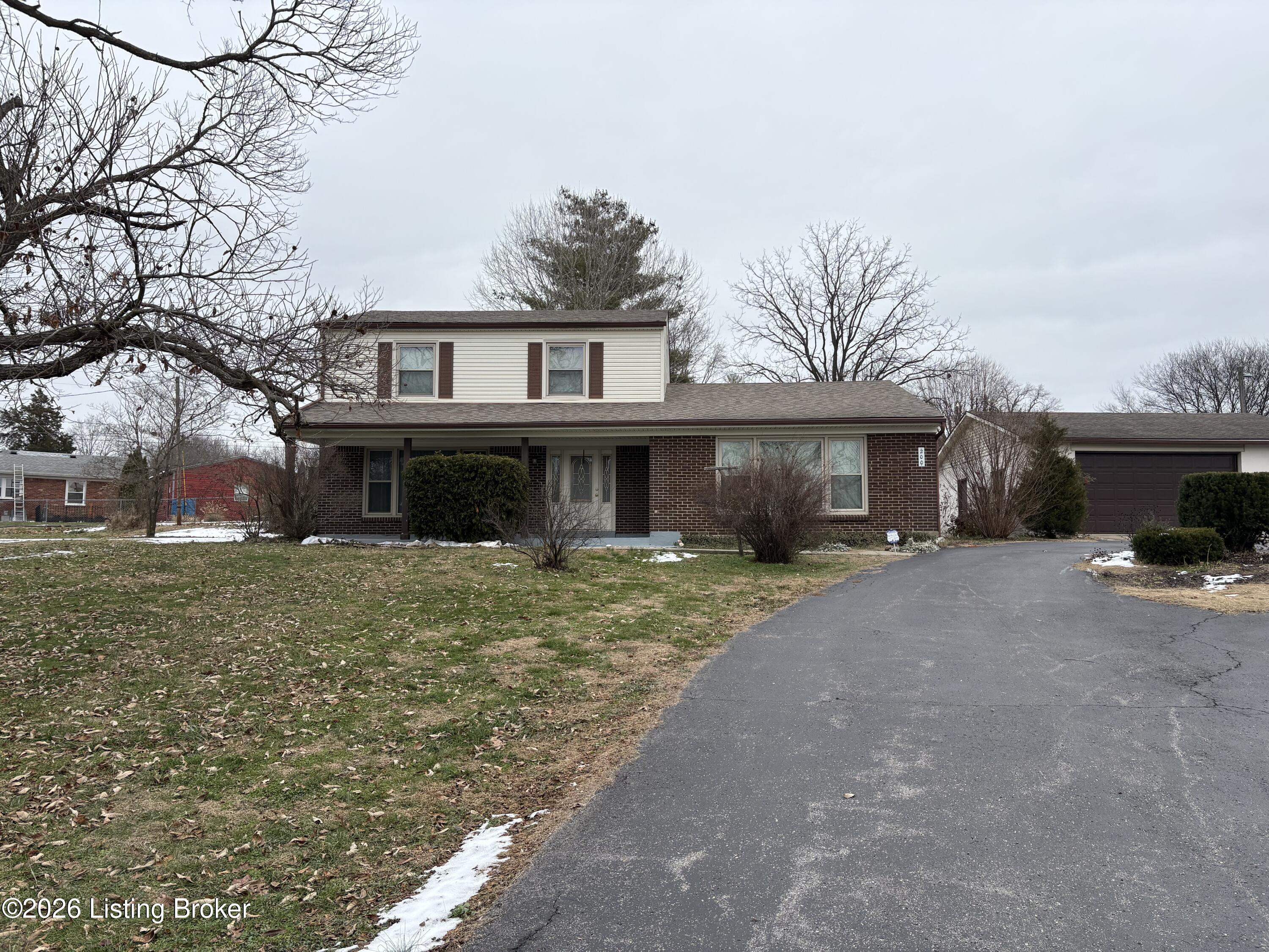 200 Castlerock Dr — photo
