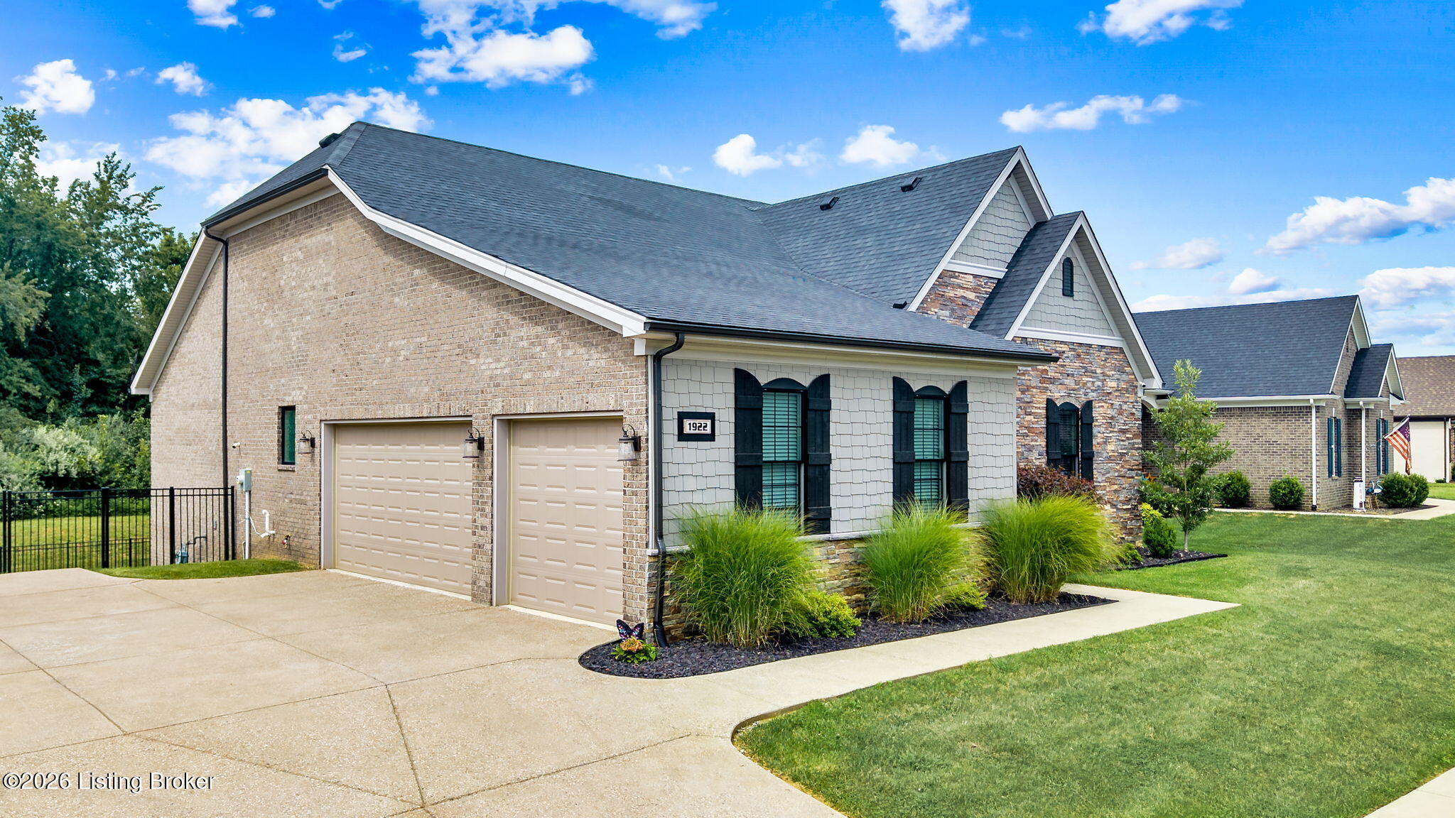 1922 Scenic Lakes Dr — photo