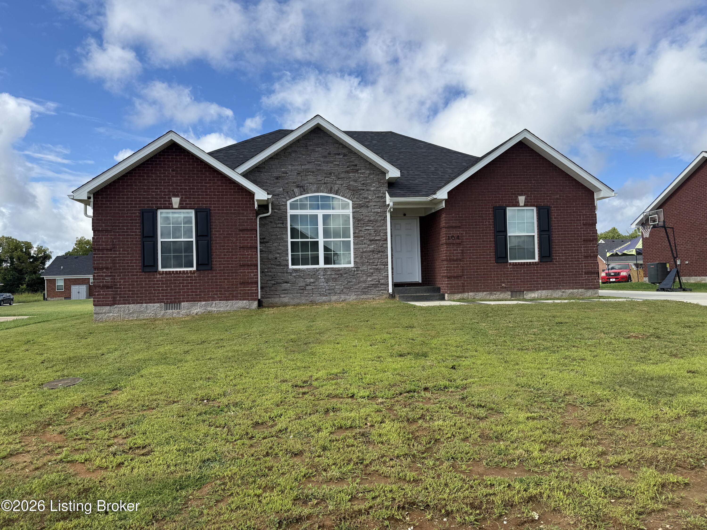 104 Flagstaff Dr — photo