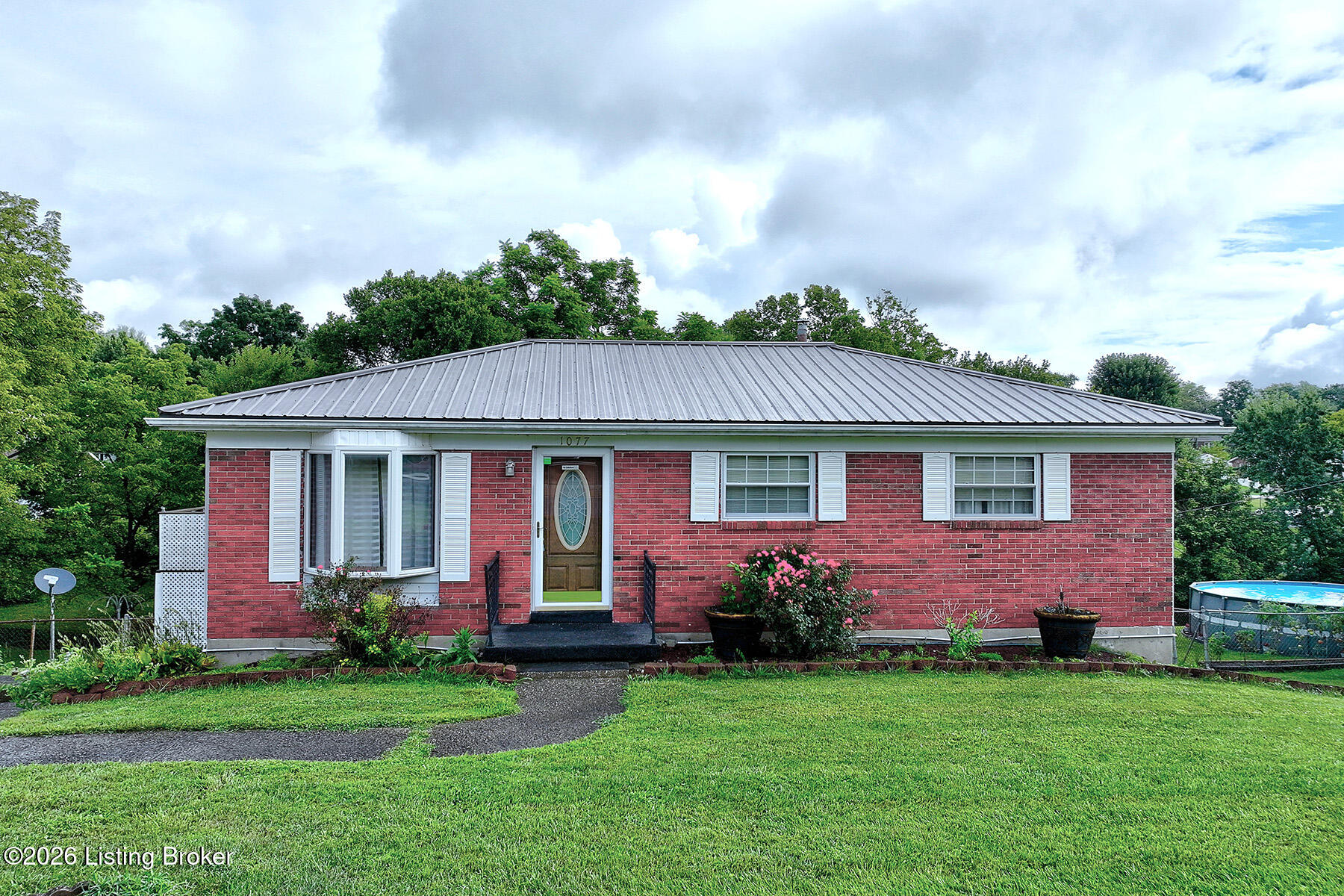 1077 Dotland Cir — photo