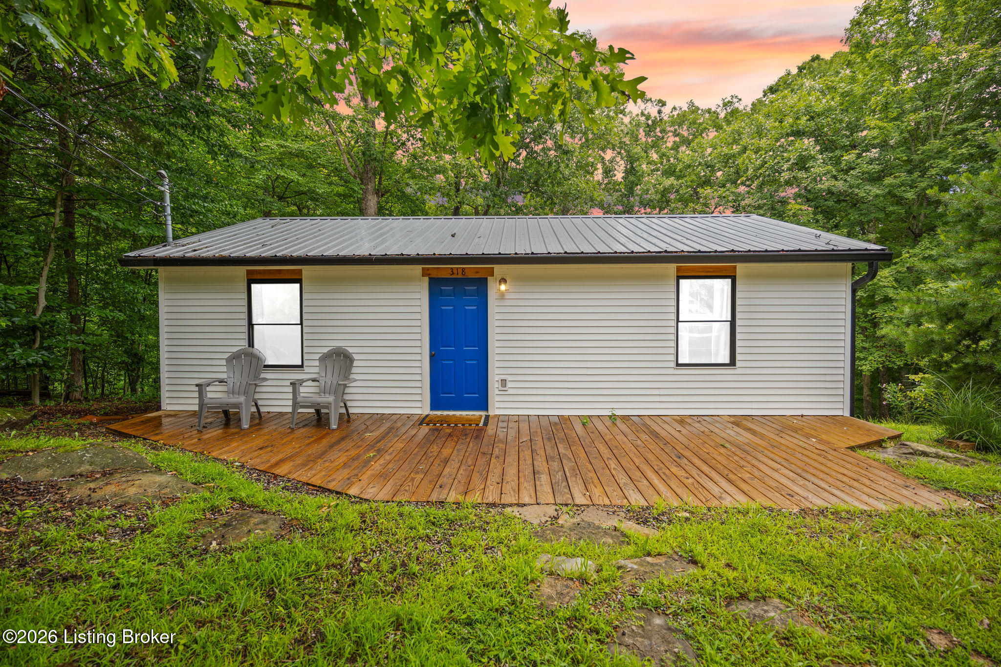 318 Woodland Dr — photo