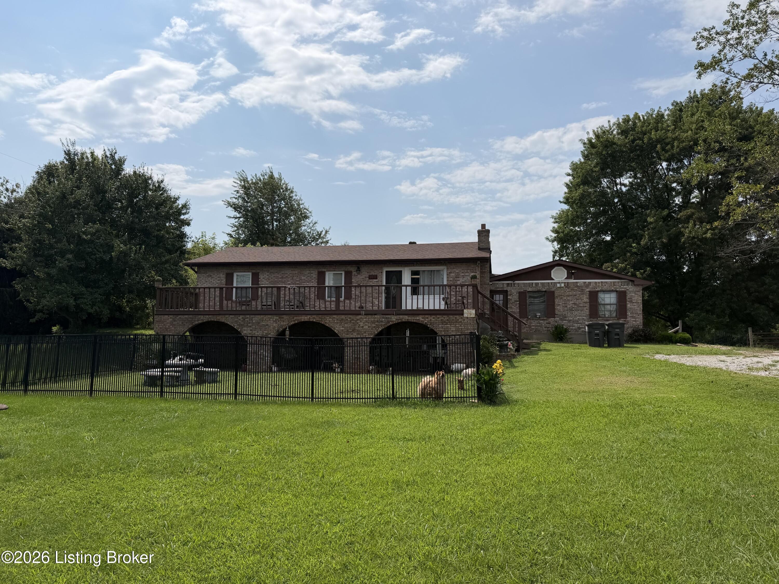 160 Carter Dr — photo