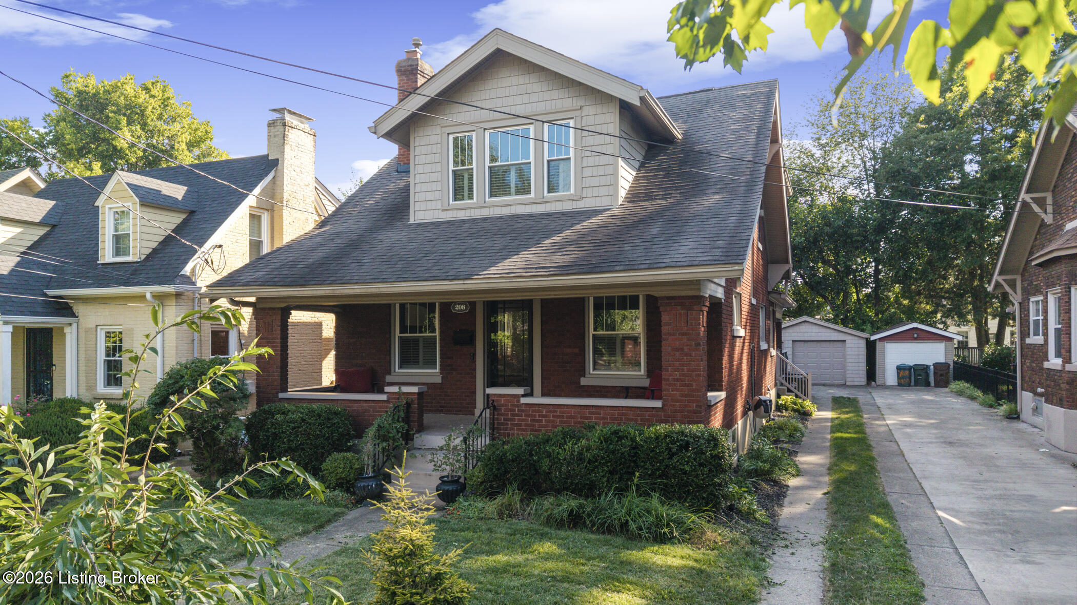 208 Oxford Pl — photo