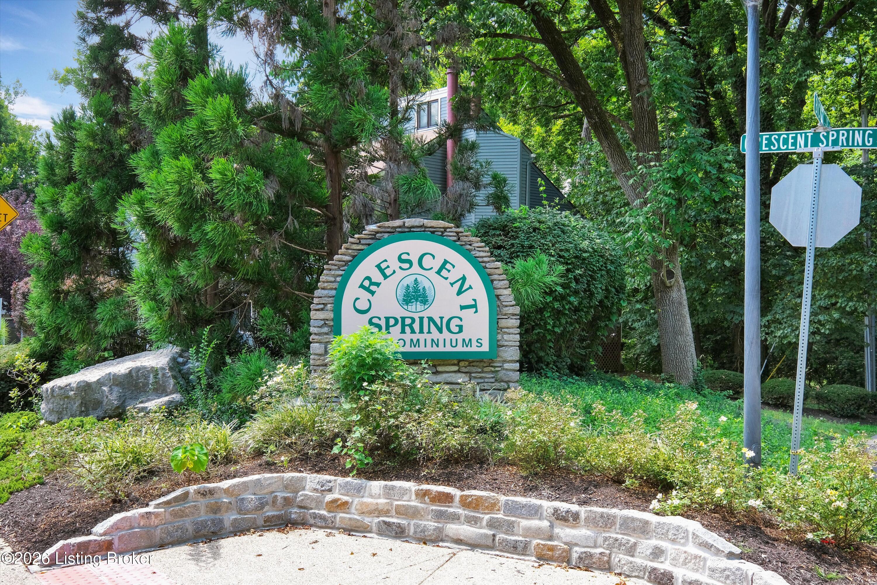 348 Crescent Spring Dr — photo