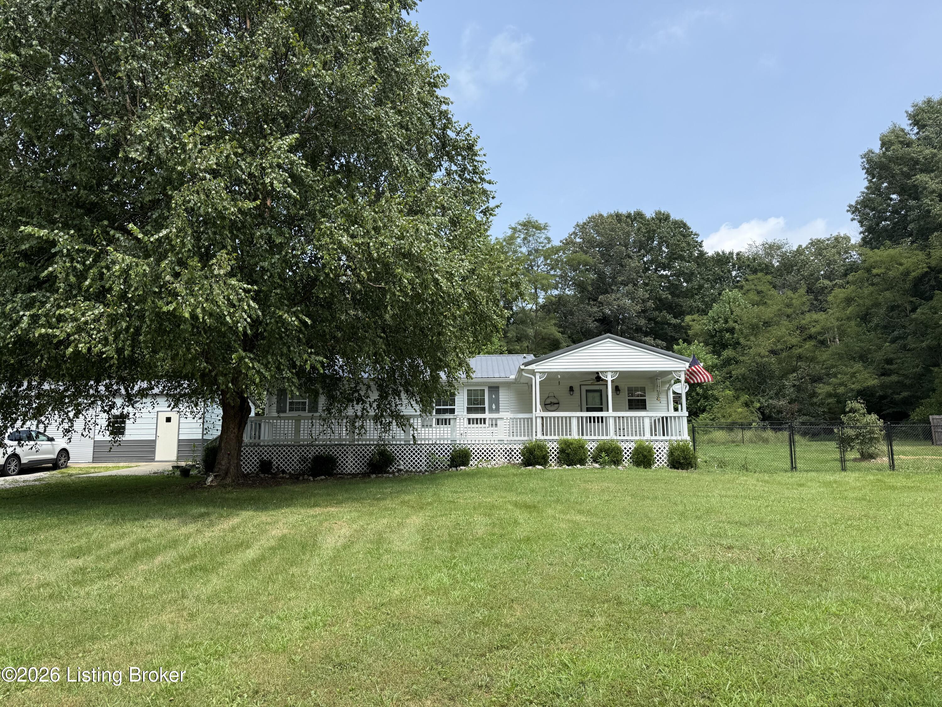 425 Starwood Rd — photo