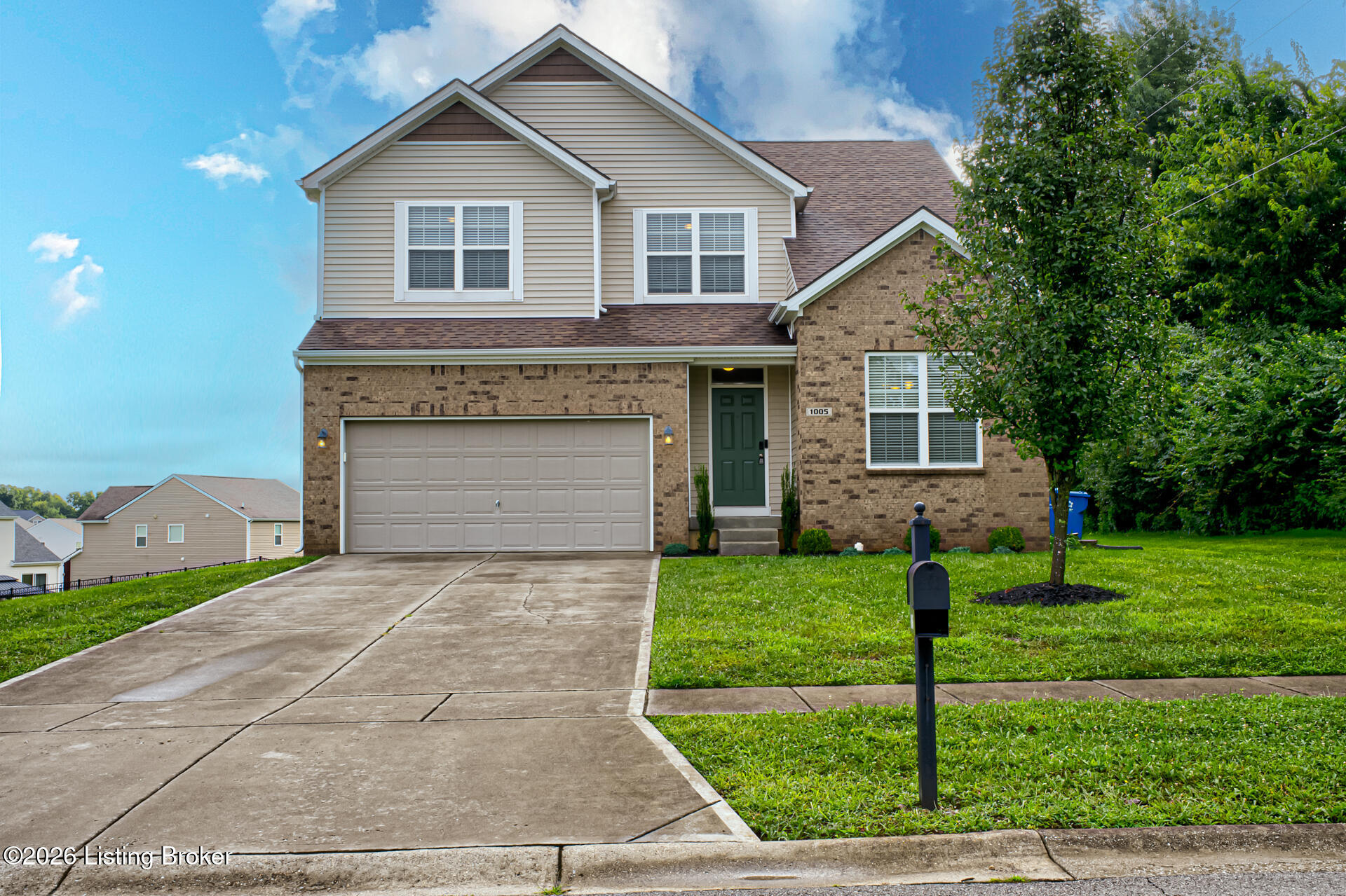 1005 Ashberry Dr — photo