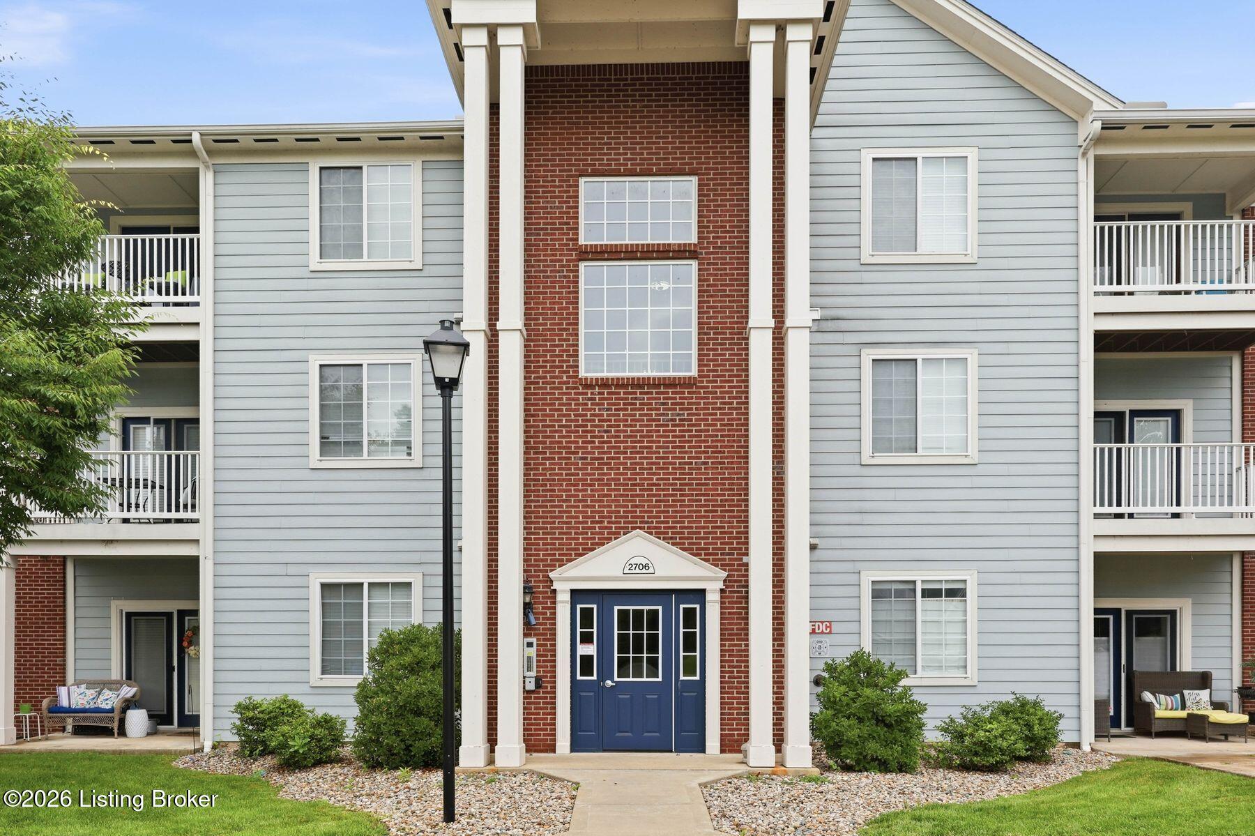 2706 Bradford Commons Dr 202 — photo